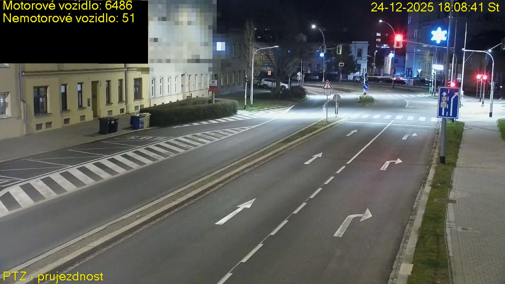Kroměříž, Husovo & Kotojedska Náměstí Square /ul. 1.Máje (1 May Street) Junction Live Cam - Kromeriz, Zlin, Czechia