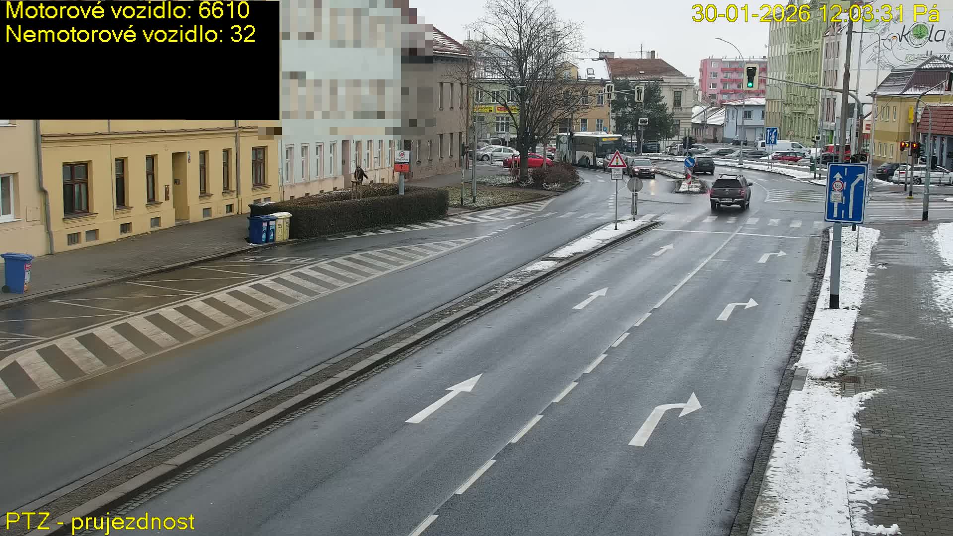 Kroměříž, Husovo & Kotojedska Náměstí Square /ul. 1.Máje (1 May Street) Junction Live Cam - Kromeriz, Zlin, Czechia