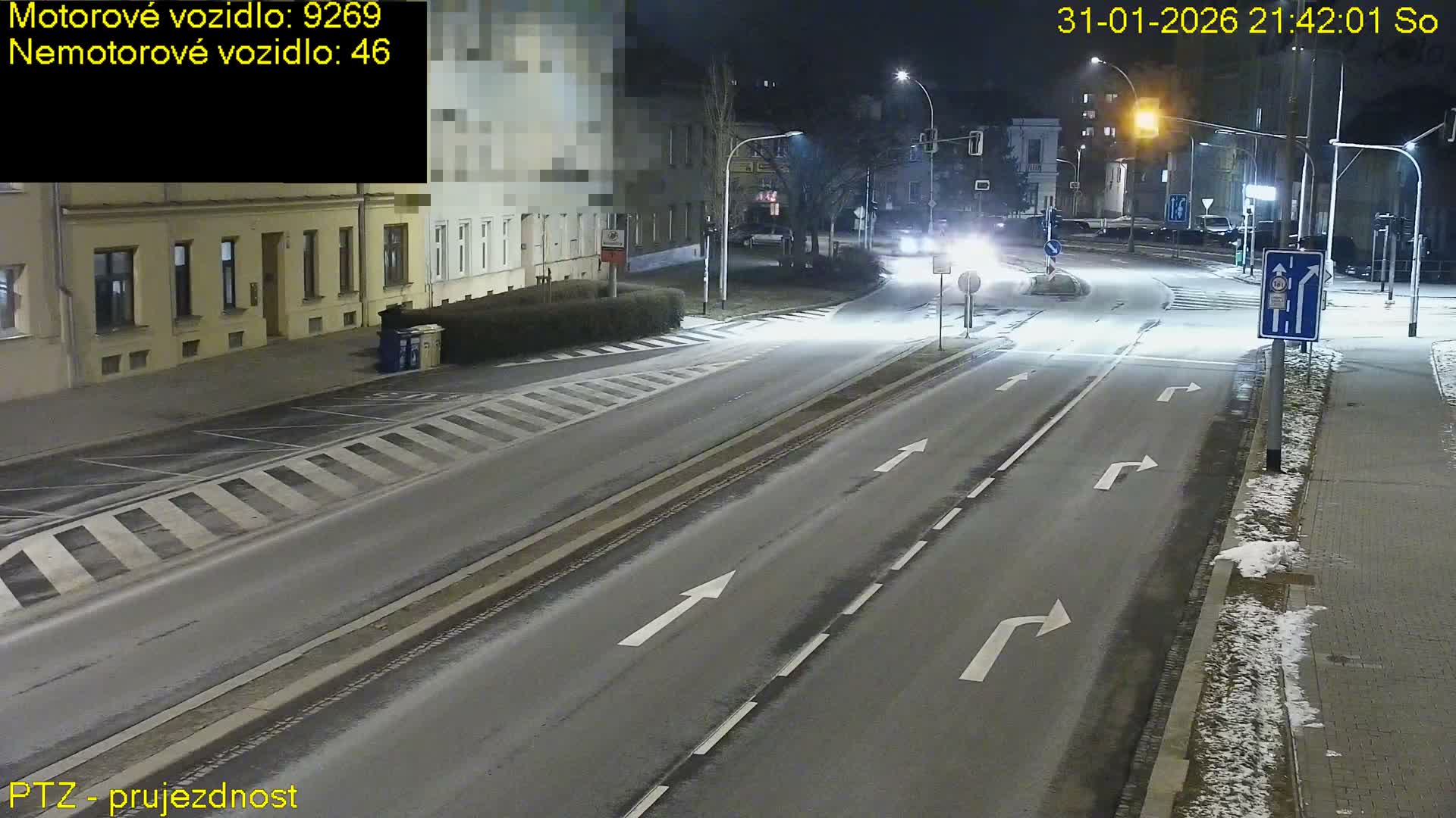 Kroměříž, Husovo & Kotojedska Náměstí Square /ul. 1.Máje (1 May Street) Junction Live Cam - Kromeriz, Zlin, Czechia