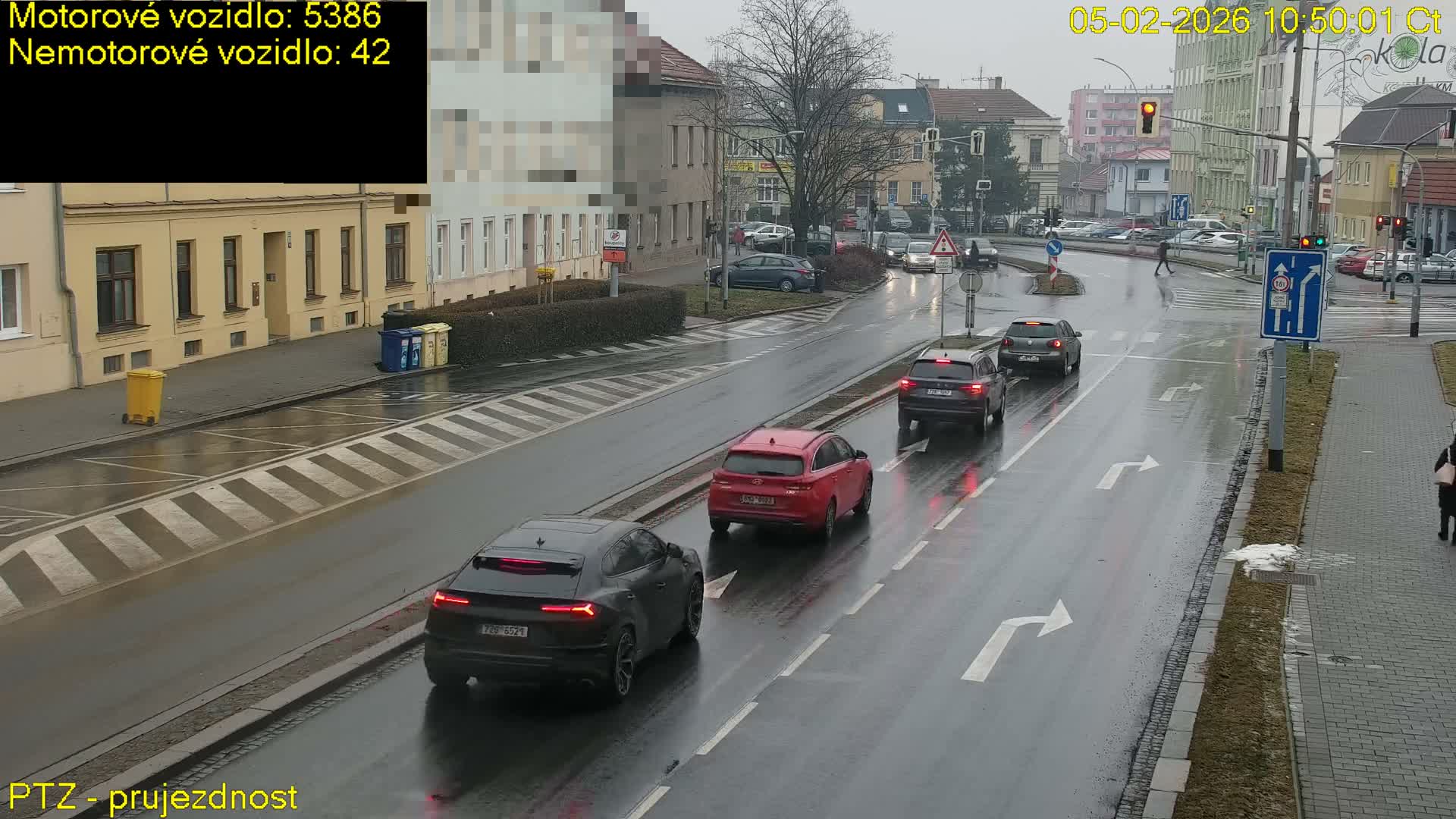 Kroměříž, Husovo & Kotojedska Náměstí Square /ul. 1.Máje (1 May Street) Junction Live Cam - Kromeriz, Zlin, Czechia