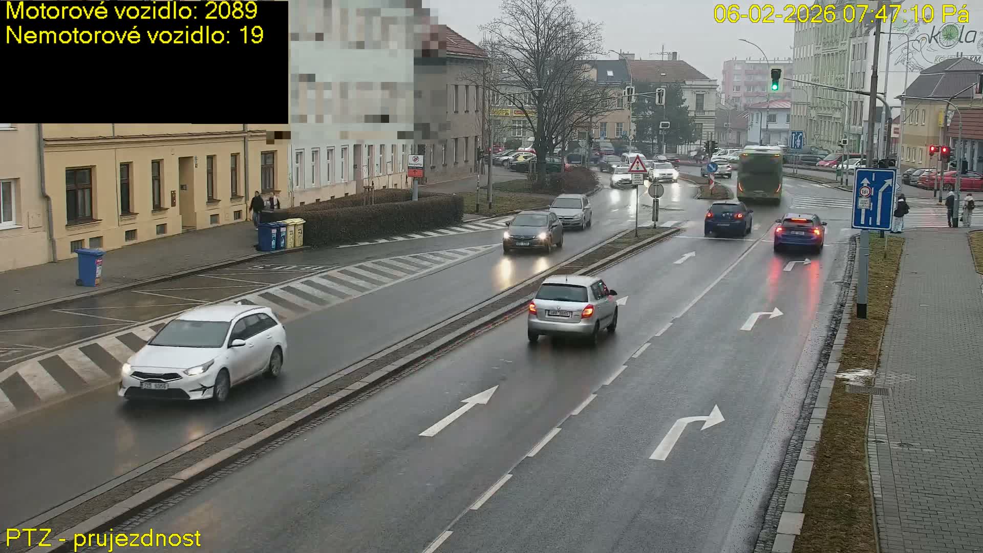 Kroměříž, Husovo & Kotojedska Náměstí Square /ul. 1.Máje (1 May Street) Junction Live Cam - Kromeriz, Zlin, Czechia