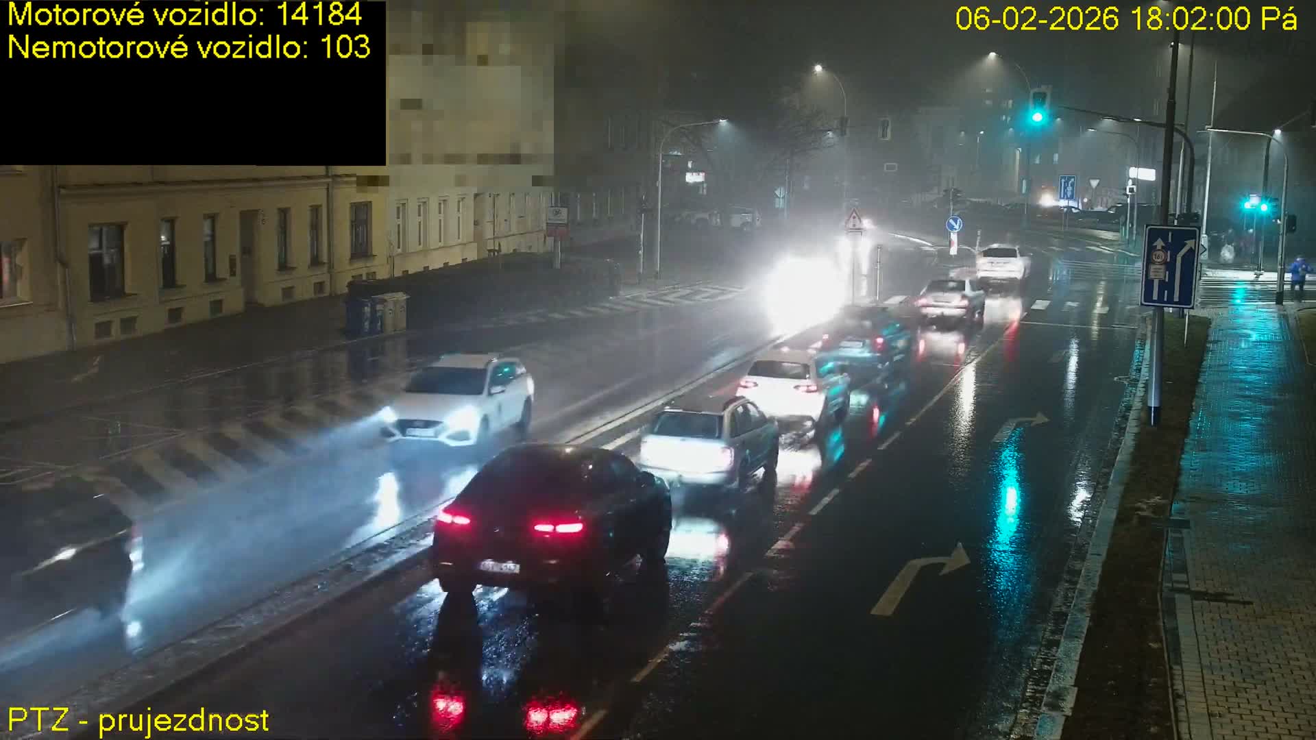 Kroměříž, Husovo & Kotojedska Náměstí Square /ul. 1.Máje (1 May Street) Junction Live Cam - Kromeriz, Zlin, Czechia