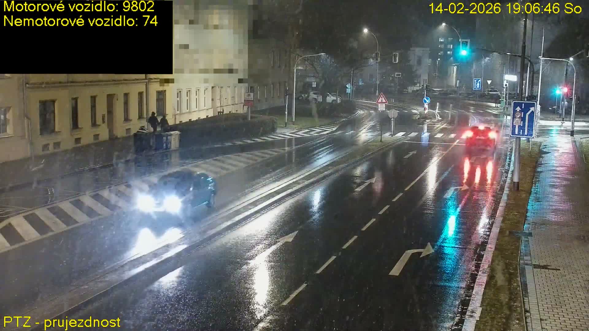 Kroměříž, Husovo & Kotojedska Náměstí Square /ul. 1.Máje (1 May Street) Junction Live Cam - Kromeriz, Zlin, Czechia