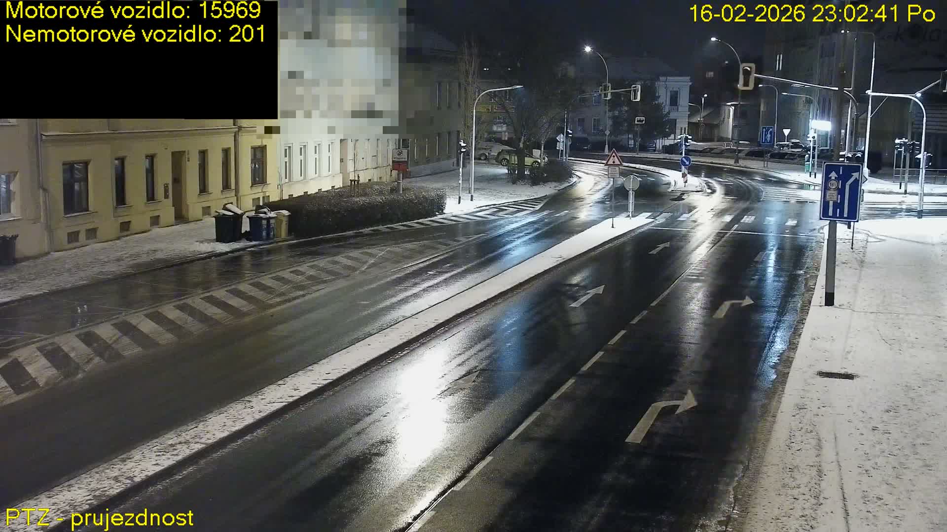 Kroměříž, Husovo & Kotojedska Náměstí Square /ul. 1.Máje (1 May Street) Junction Live Cam - Kromeriz, Zlin, Czechia