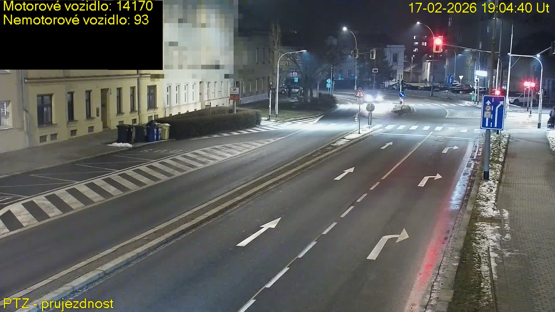 Kroměříž, Husovo & Kotojedska Náměstí Square /ul. 1.Máje (1 May Street) Junction Live Cam - Kromeriz, Zlin, Czechia