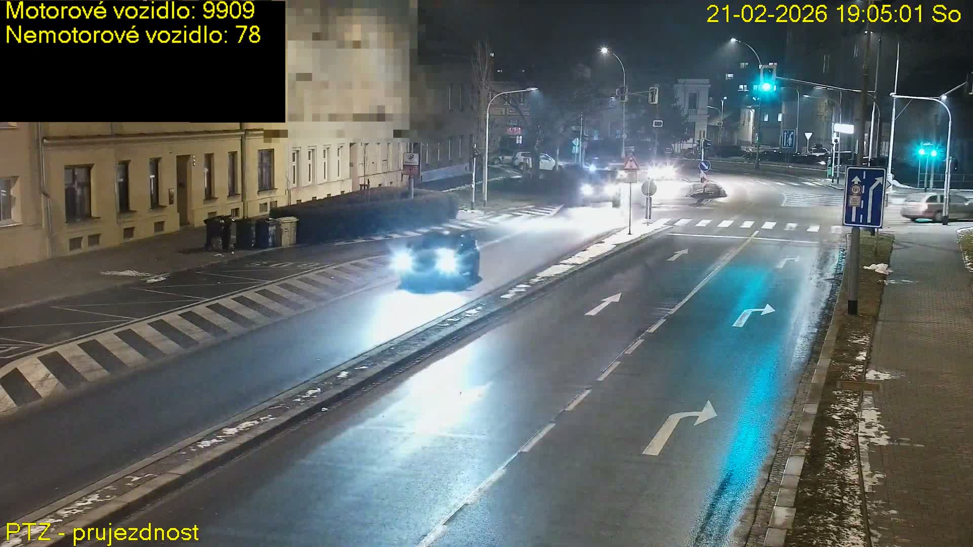 Kroměříž, Husovo & Kotojedska Náměstí Square /ul. 1.Máje (1 May Street) Junction Live Cam - Kromeriz, Zlin, Czechia