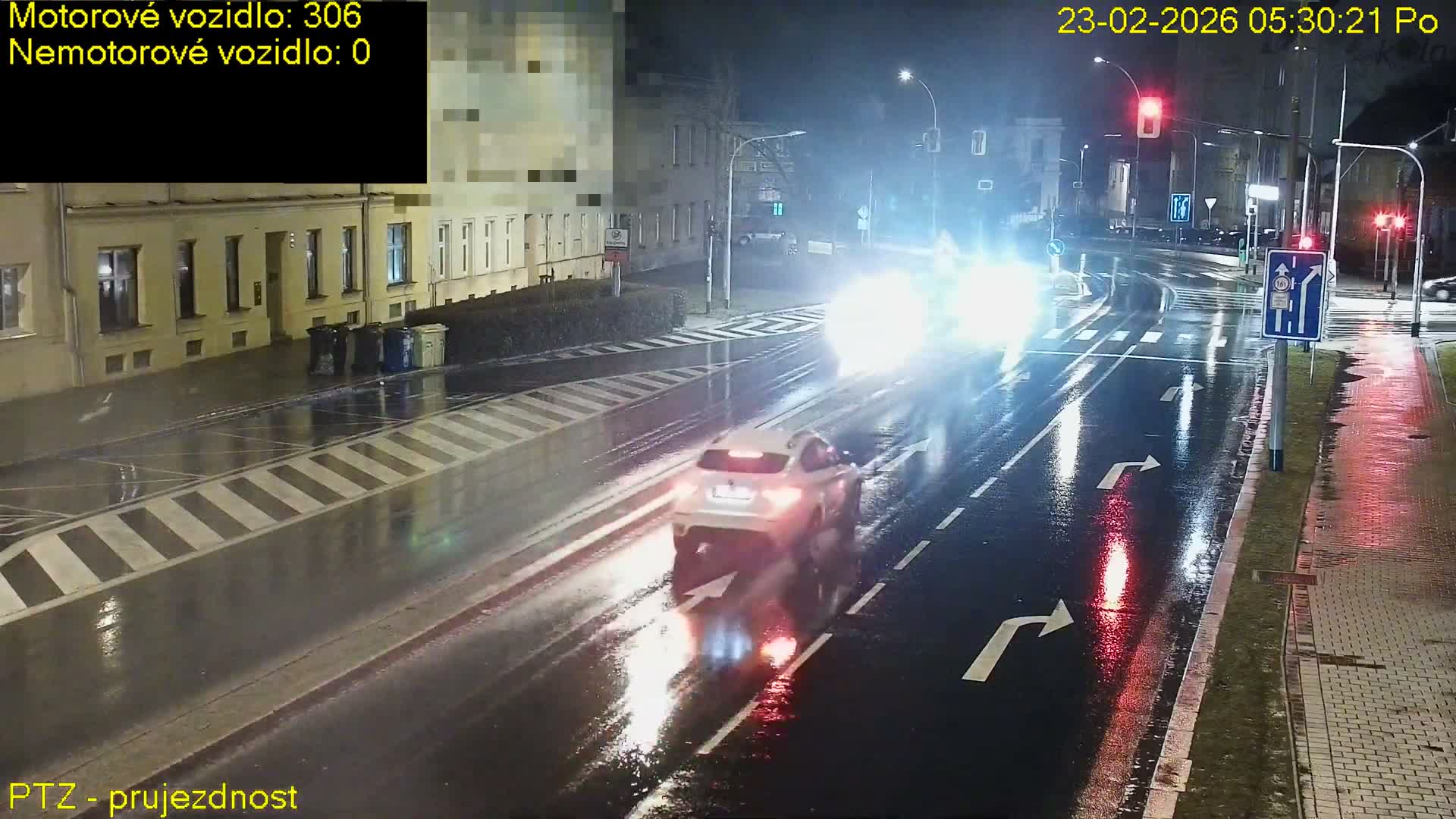 Kroměříž, Husovo & Kotojedska Náměstí Square /ul. 1.Máje (1 May Street) Junction Live Cam - Kromeriz, Zlin, Czechia