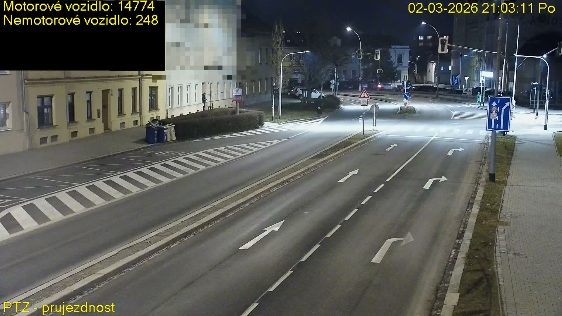 Kroměříž, Husovo & Kotojedska Náměstí Square /ul. 1.Máje (1 May Street) Junction Live Cam - Kromeriz, Zlin, Czechia