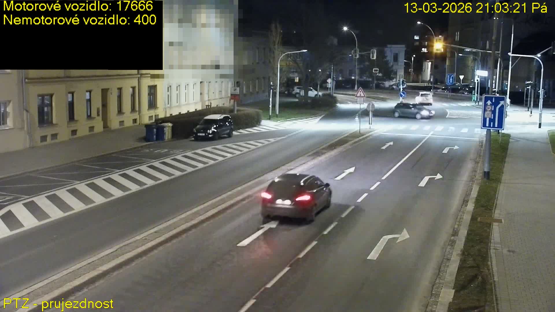 Kroměříž, Husovo & Kotojedska Náměstí Square /ul. 1.Máje (1 May Street) Junction Live Cam - Kromeriz, Zlin, Czechia