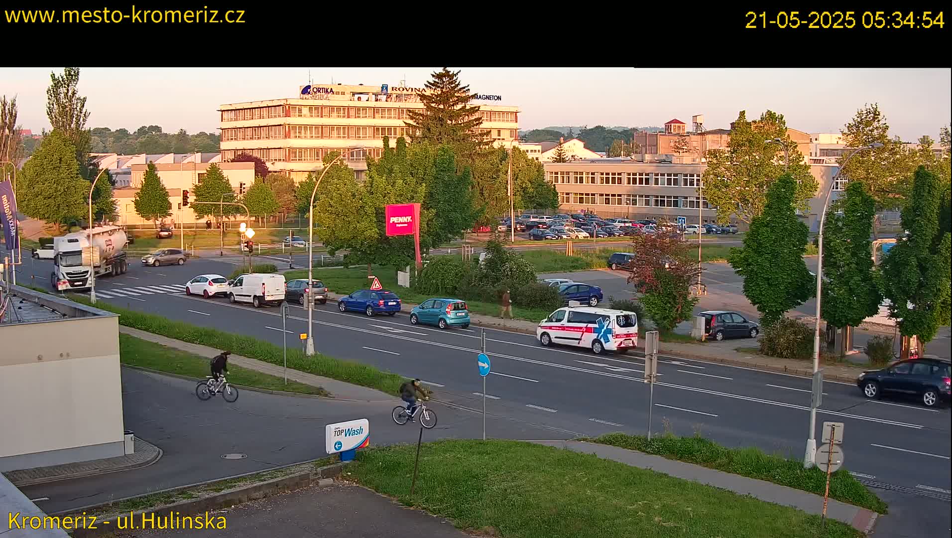 Kroměříž ,  Hulínská & Kaplanova & Čelakovského Intersection Live Cam -  Kromeriz, Zlin, Czechia