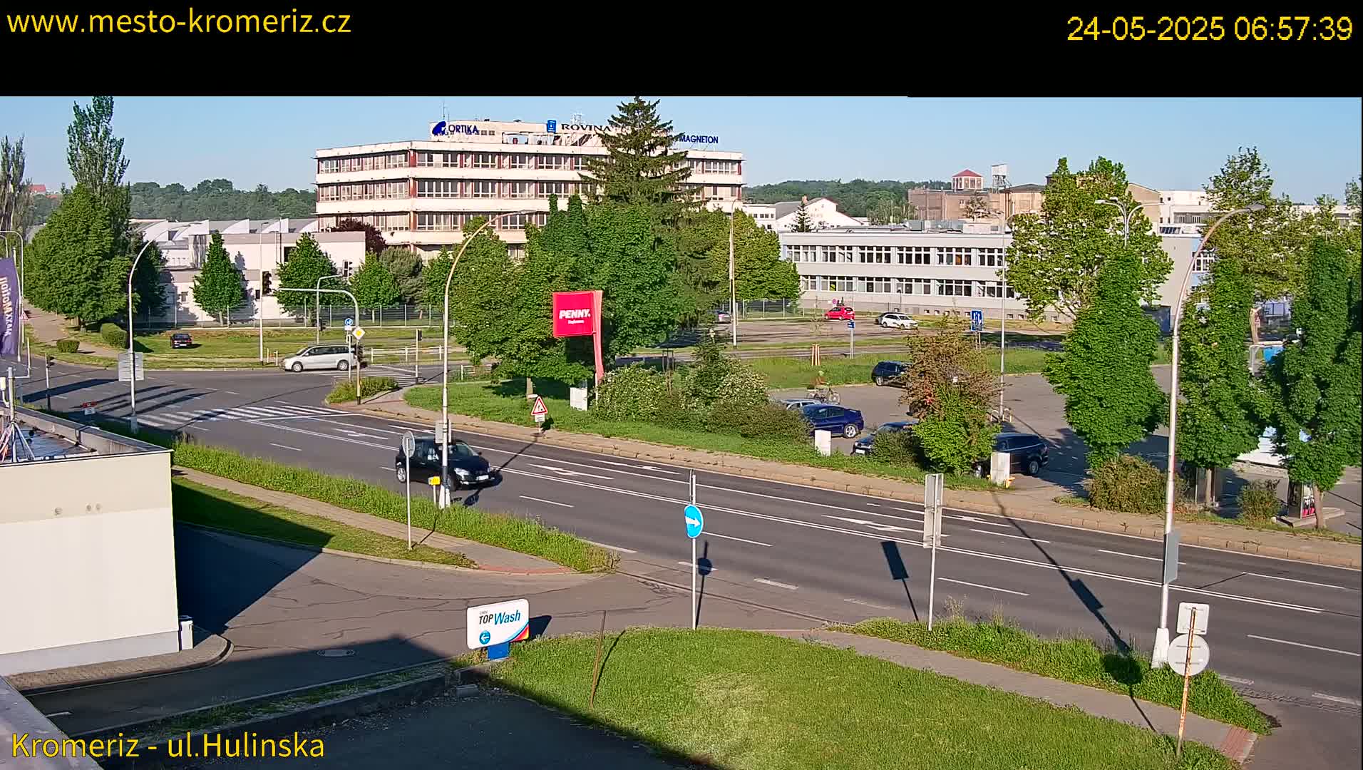 Kroměříž ,  Hulínská & Kaplanova & Čelakovského Intersection Live Cam -  Kromeriz, Zlin, Czechia