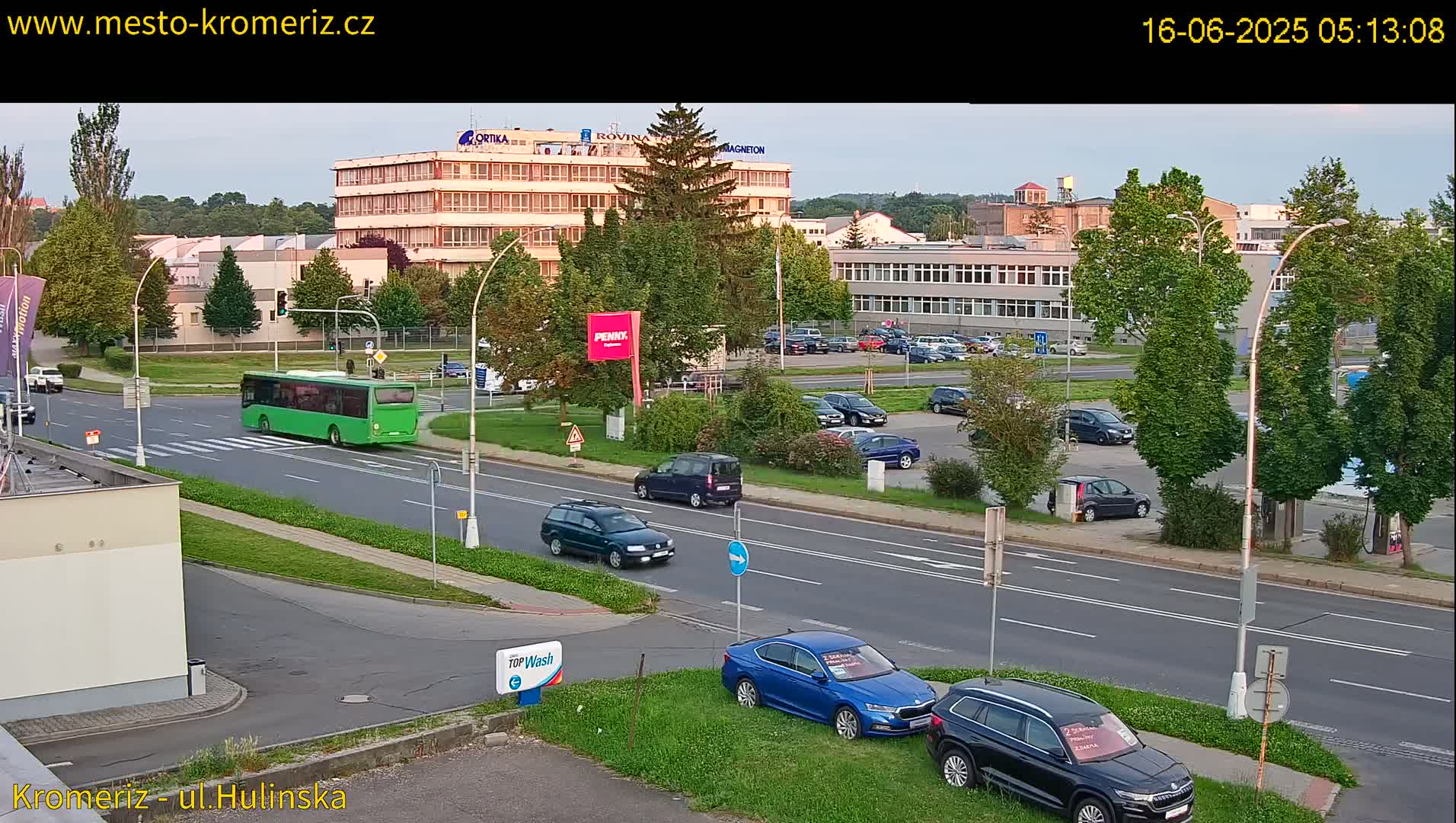 Kroměříž ,  Hulínská & Kaplanova & Čelakovského Intersection Live Cam -  Kromeriz, Zlin, Czechia