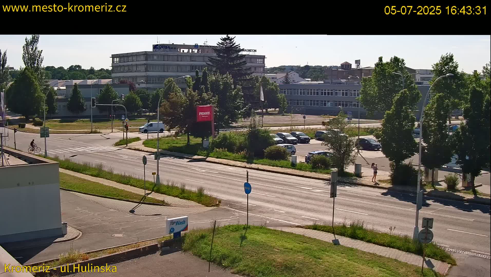 Kroměříž ,  Hulínská & Kaplanova & Čelakovského Intersection Live Cam -  Kromeriz, Zlin, Czechia