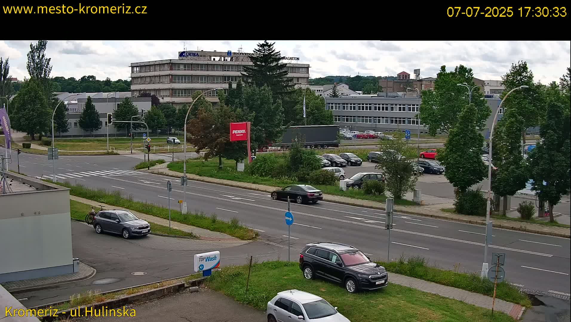 Kroměříž ,  Hulínská & Kaplanova & Čelakovského Intersection Live Cam -  Kromeriz, Zlin, Czechia