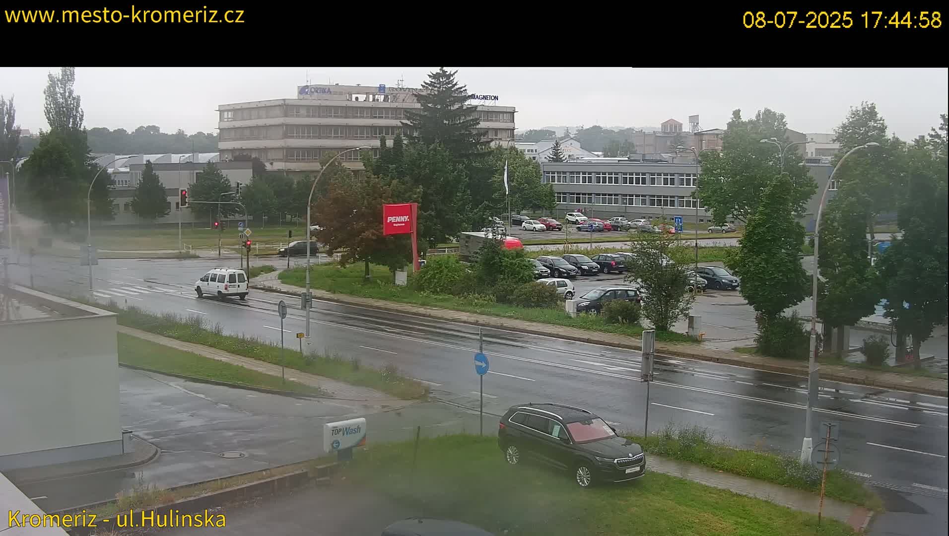 Kroměříž ,  Hulínská & Kaplanova & Čelakovského Intersection Live Cam -  Kromeriz, Zlin, Czechia