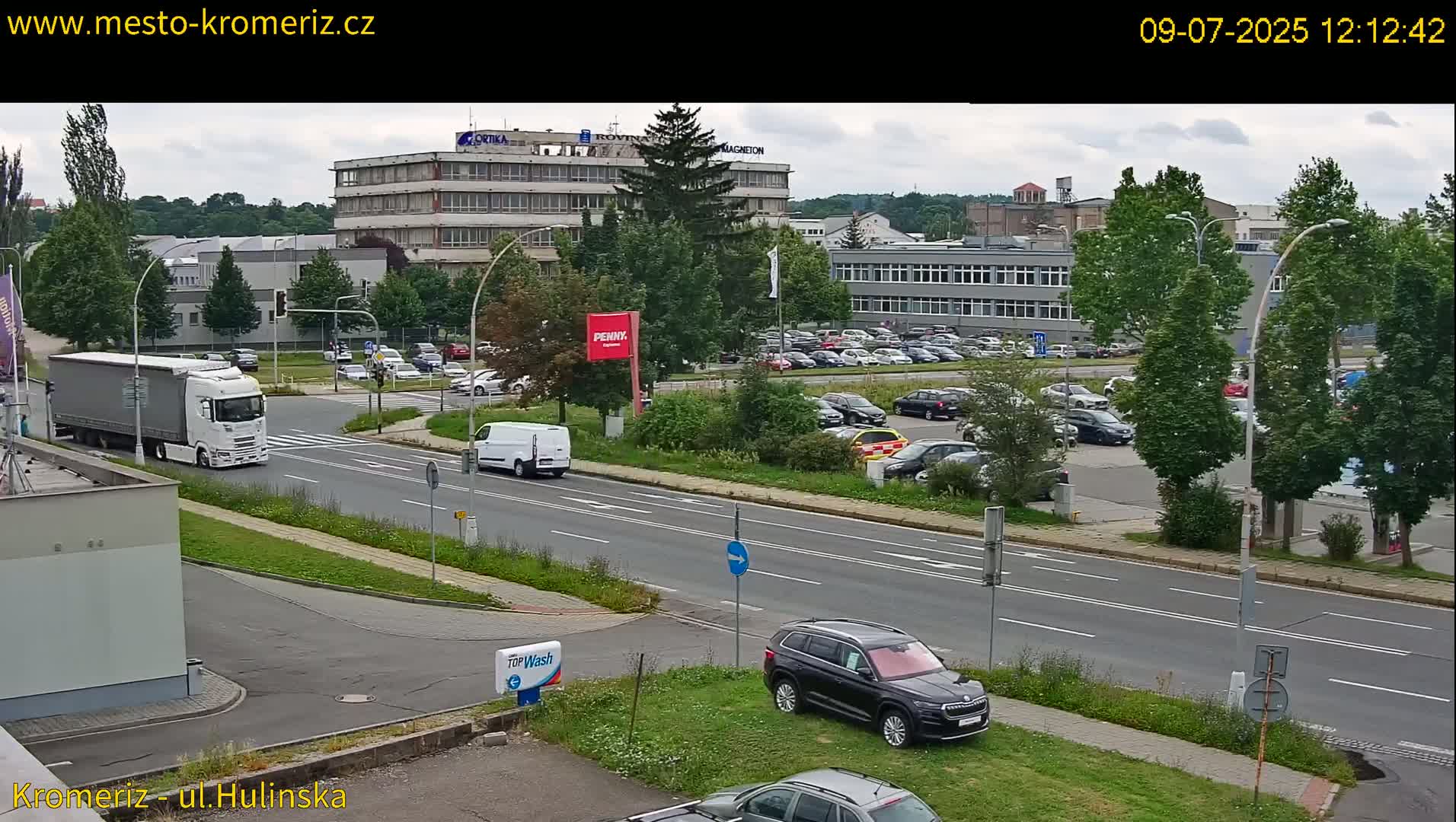 Kroměříž ,  Hulínská & Kaplanova & Čelakovského Intersection Live Cam -  Kromeriz, Zlin, Czechia