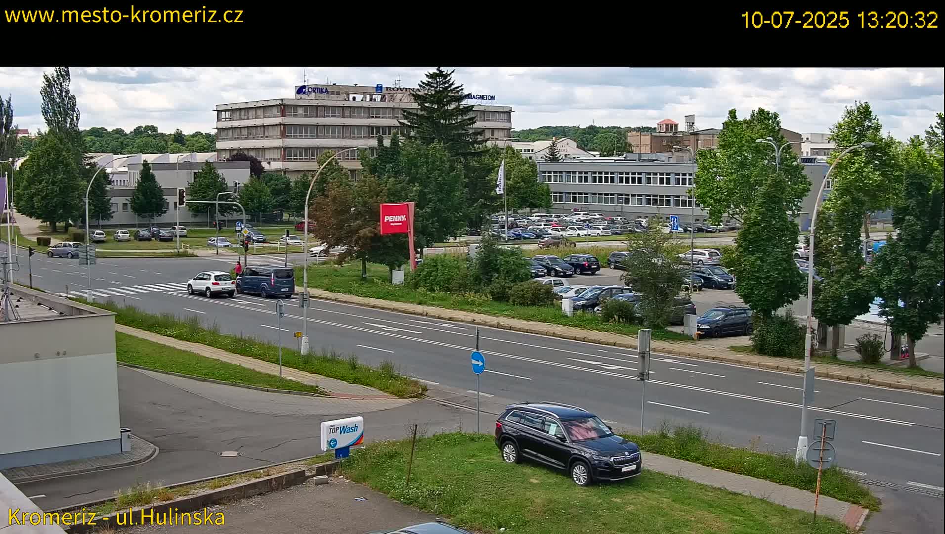 Kroměříž ,  Hulínská & Kaplanova & Čelakovského Intersection Live Cam -  Kromeriz, Zlin, Czechia