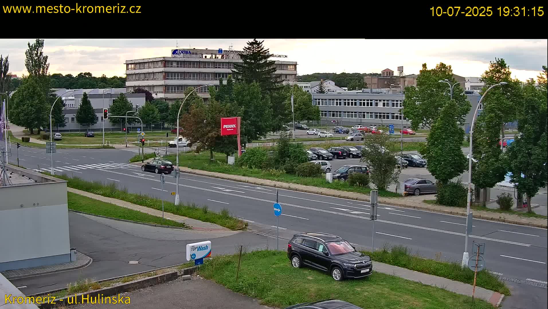 Kroměříž ,  Hulínská & Kaplanova & Čelakovského Intersection Live Cam -  Kromeriz, Zlin, Czechia