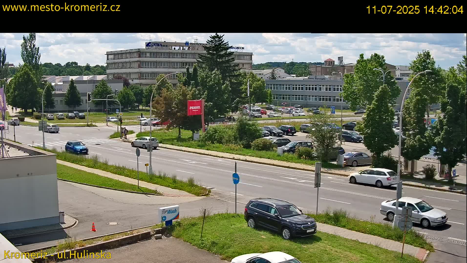 Kroměříž ,  Hulínská & Kaplanova & Čelakovského Intersection Live Cam -  Kromeriz, Zlin, Czechia