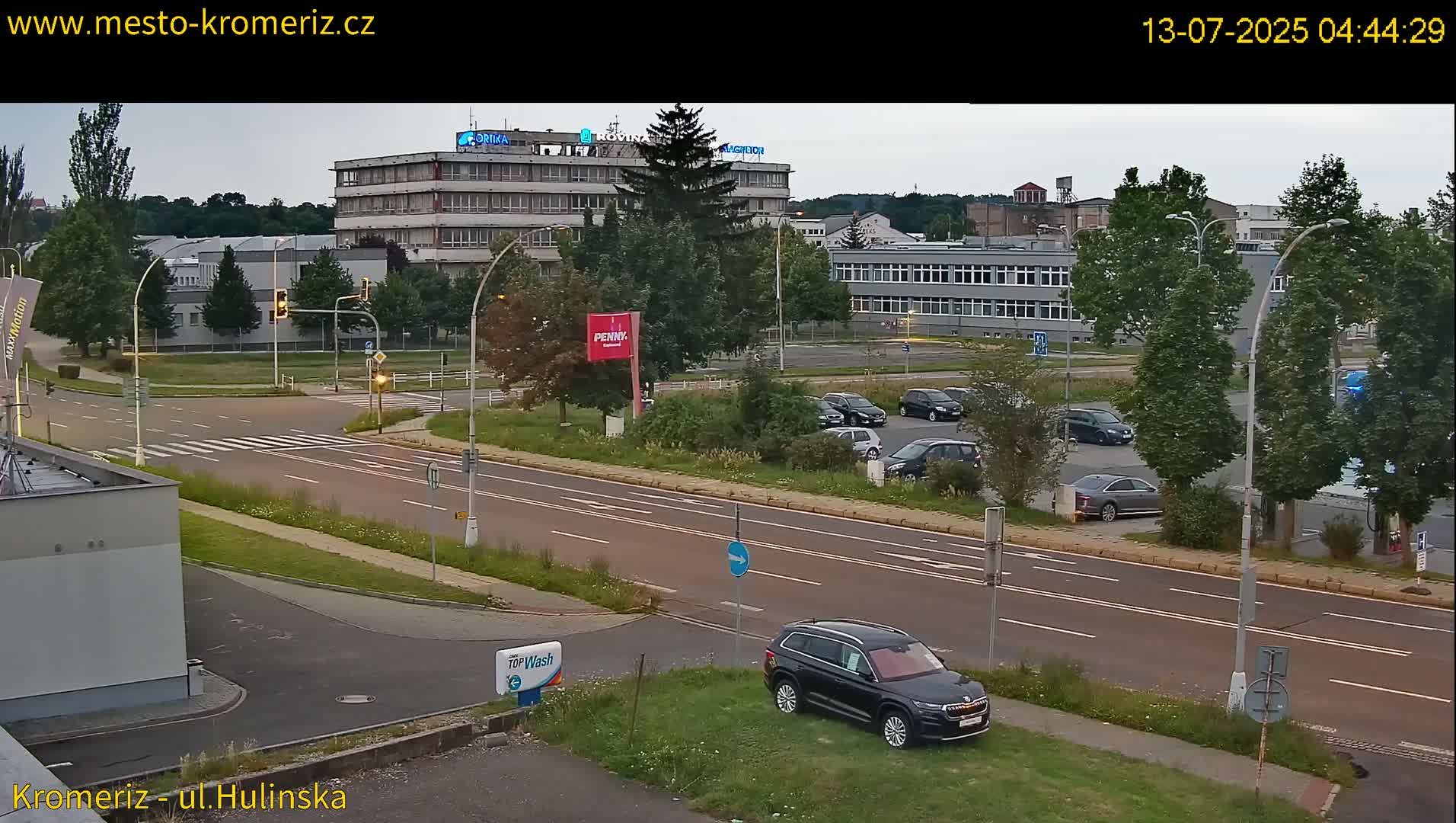 Kroměříž ,  Hulínská & Kaplanova & Čelakovského Intersection Live Cam -  Kromeriz, Zlin, Czechia