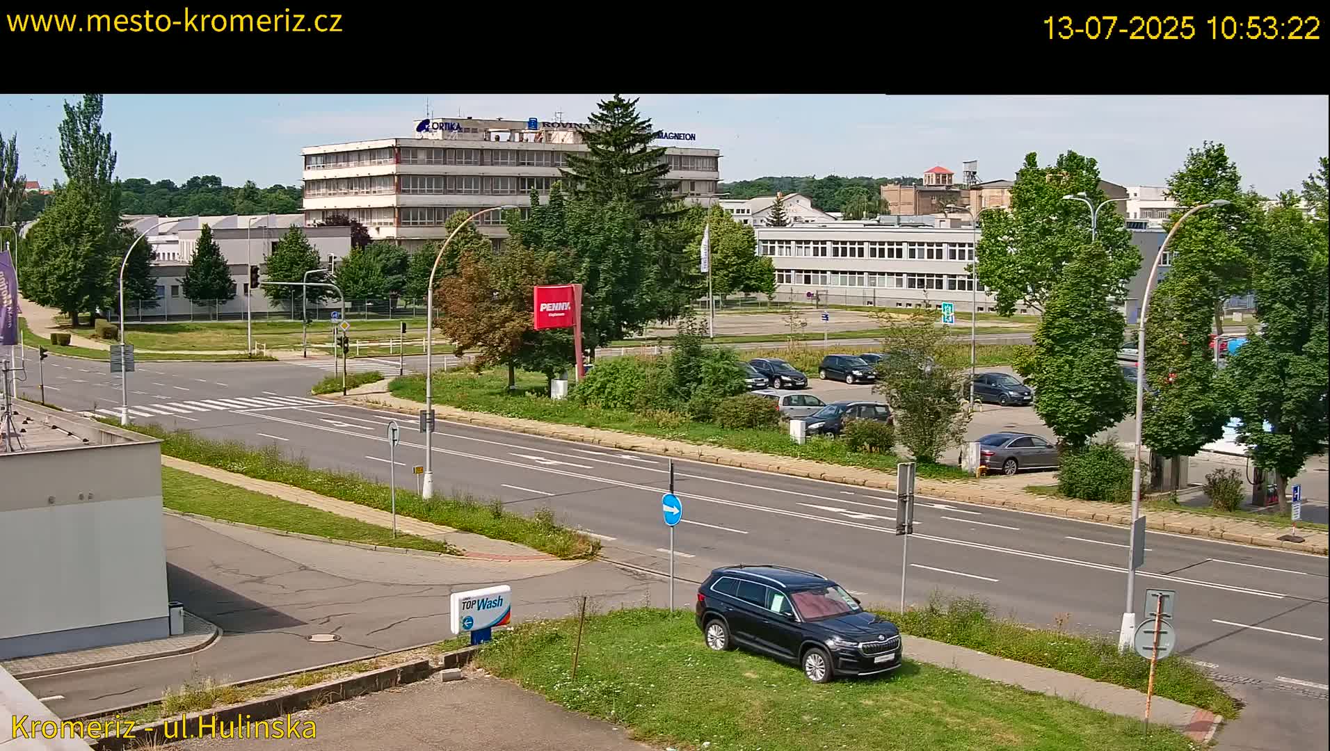 Kroměříž ,  Hulínská & Kaplanova & Čelakovského Intersection Live Cam -  Kromeriz, Zlin, Czechia