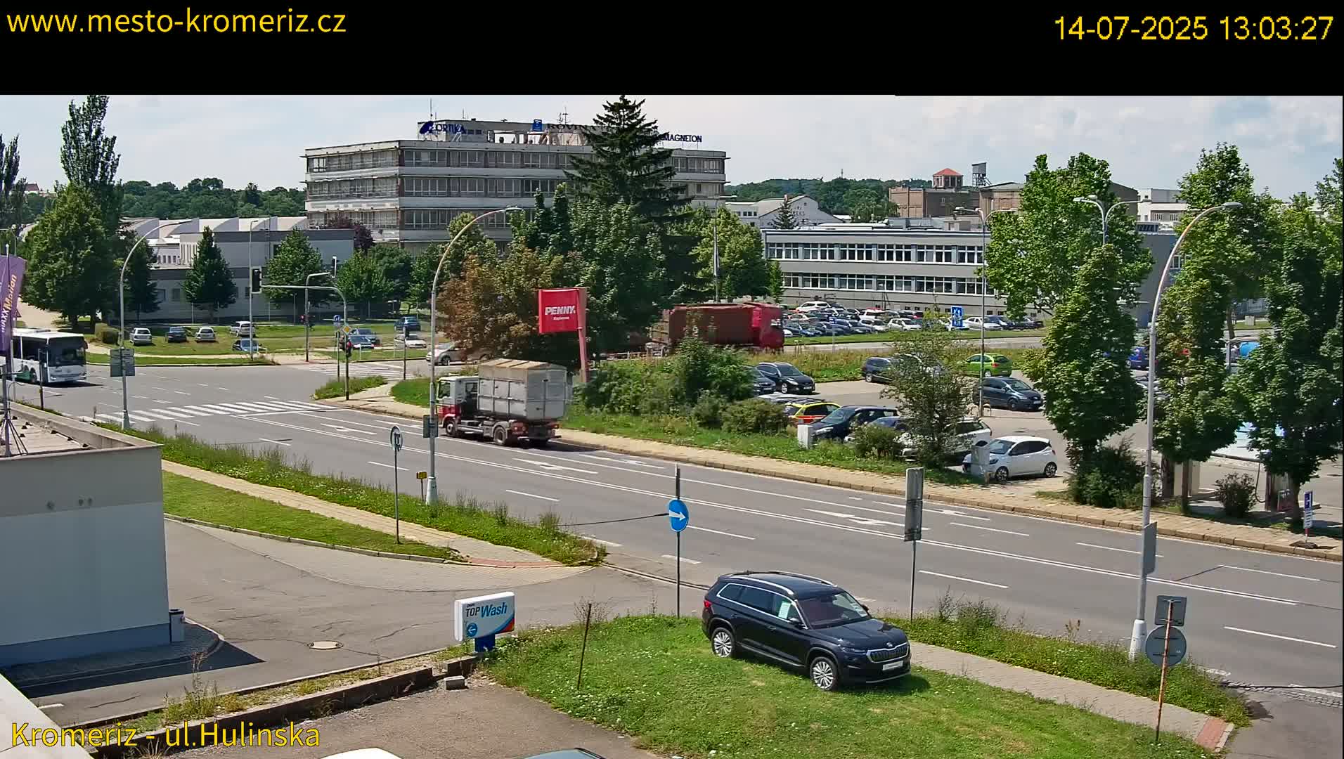 Kroměříž ,  Hulínská & Kaplanova & Čelakovského Intersection Live Cam -  Kromeriz, Zlin, Czechia