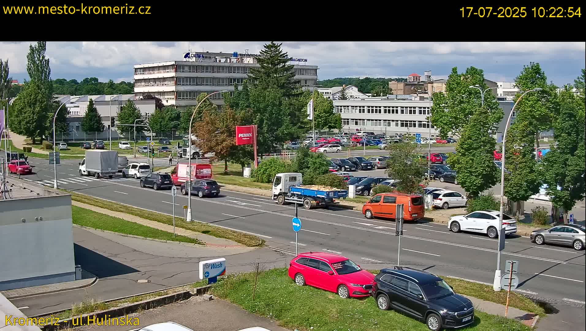 Kroměříž ,  Hulínská & Kaplanova & Čelakovského Intersection Live Cam -  Kromeriz, Zlin, Czechia