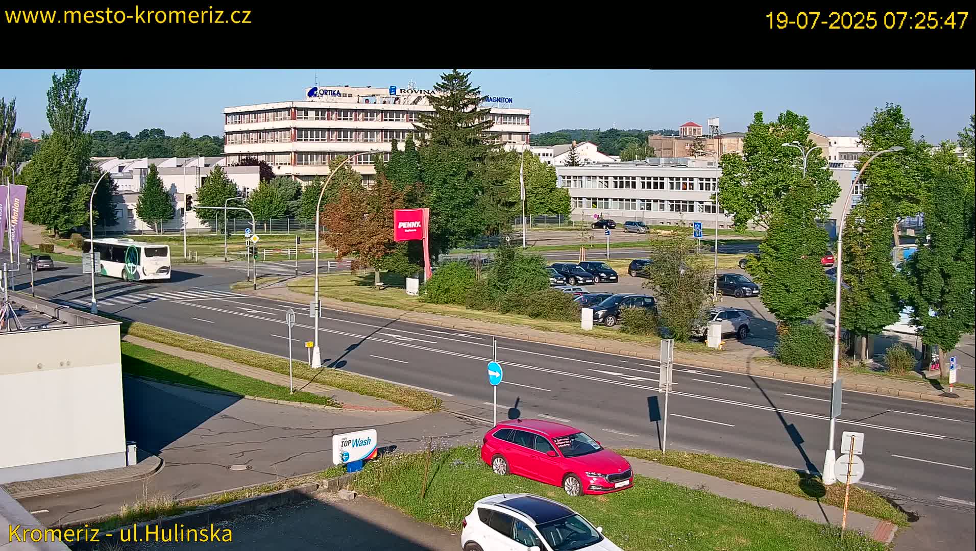 Kroměříž ,  Hulínská & Kaplanova & Čelakovského Intersection Live Cam -  Kromeriz, Zlin, Czechia