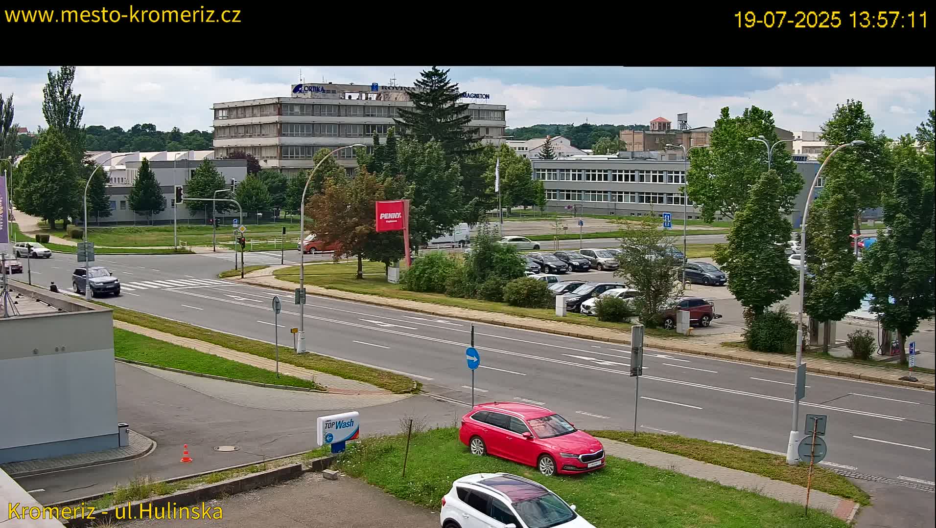 Kroměříž ,  Hulínská & Kaplanova & Čelakovského Intersection Live Cam -  Kromeriz, Zlin, Czechia