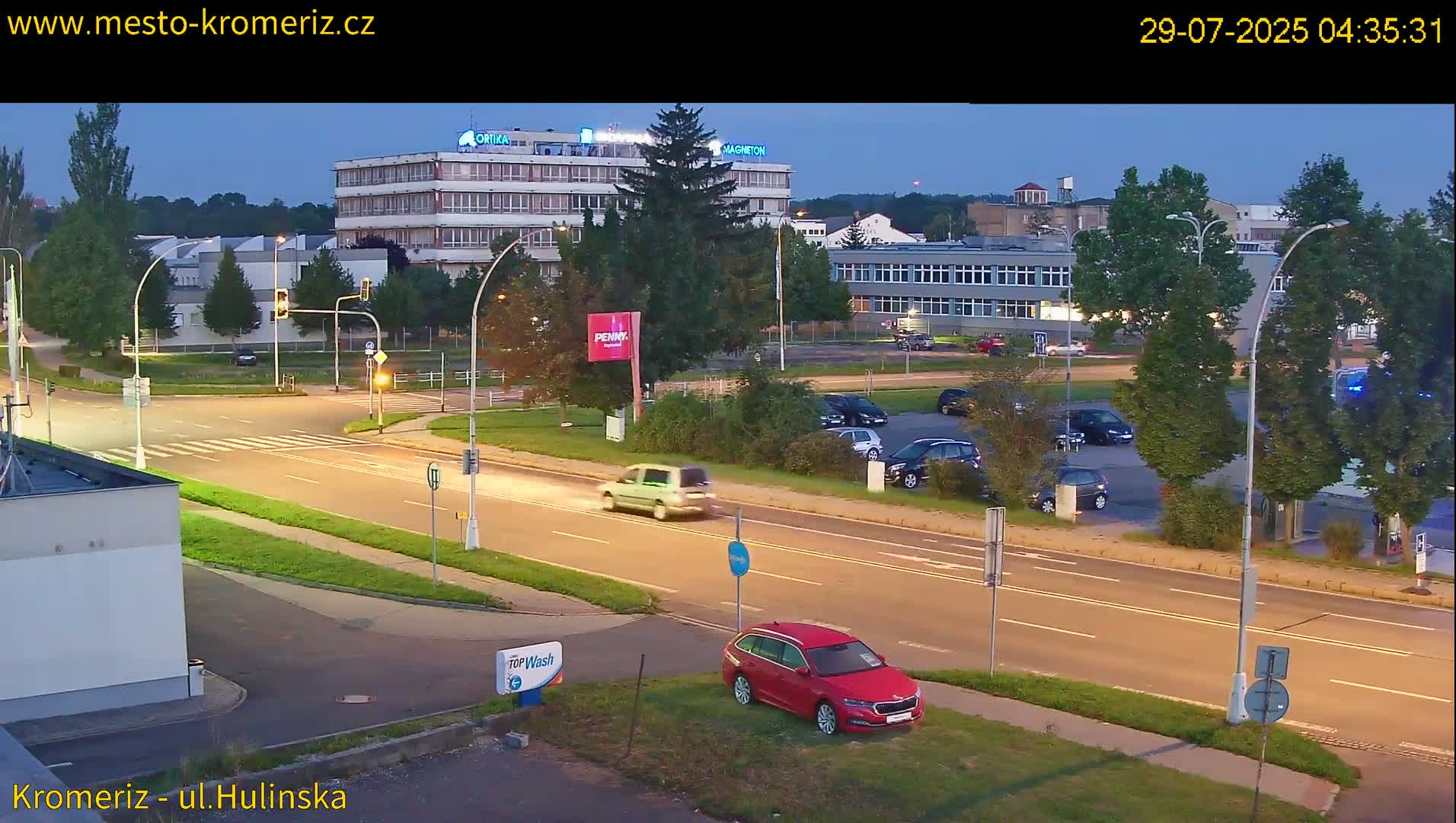 Kroměříž ,  Hulínská & Kaplanova & Čelakovského Intersection Live Cam -  Kromeriz, Zlin, Czechia