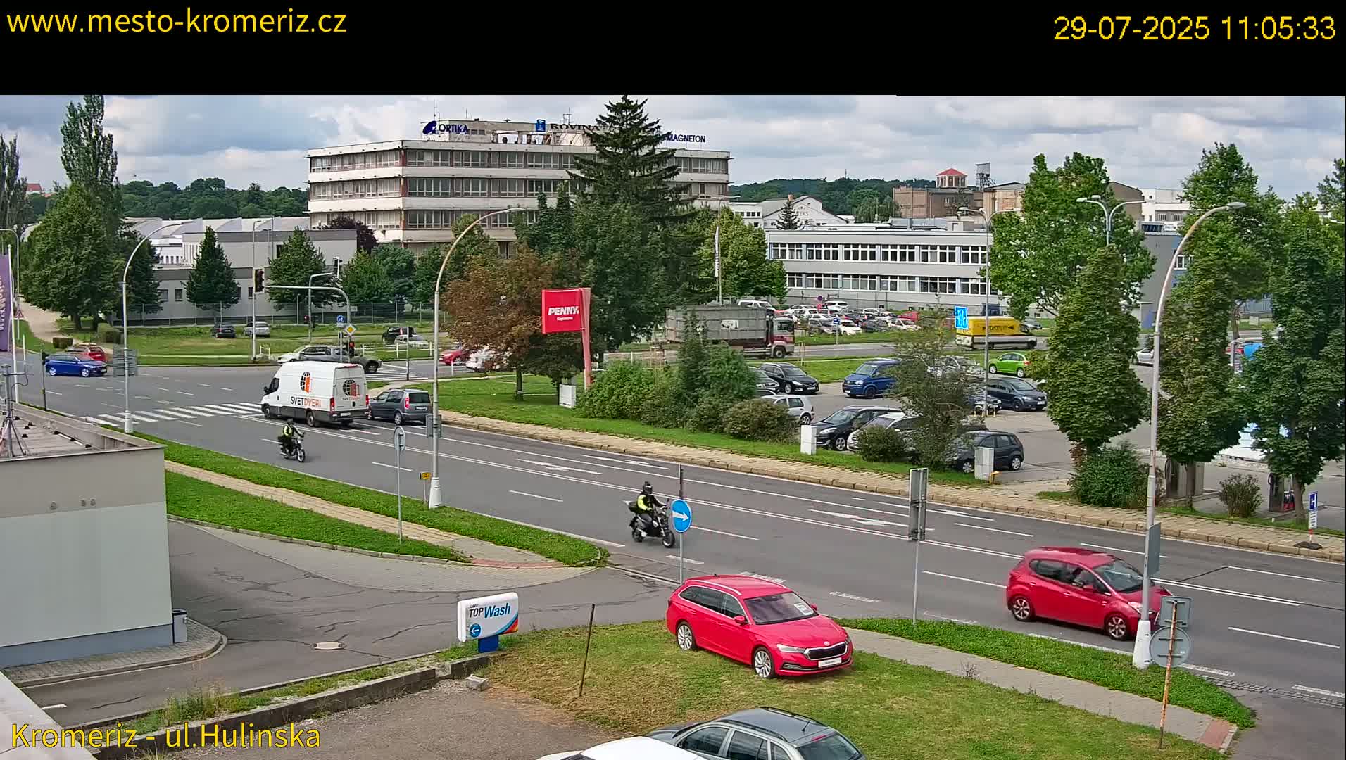 Kroměříž ,  Hulínská & Kaplanova & Čelakovského Intersection Live Cam -  Kromeriz, Zlin, Czechia