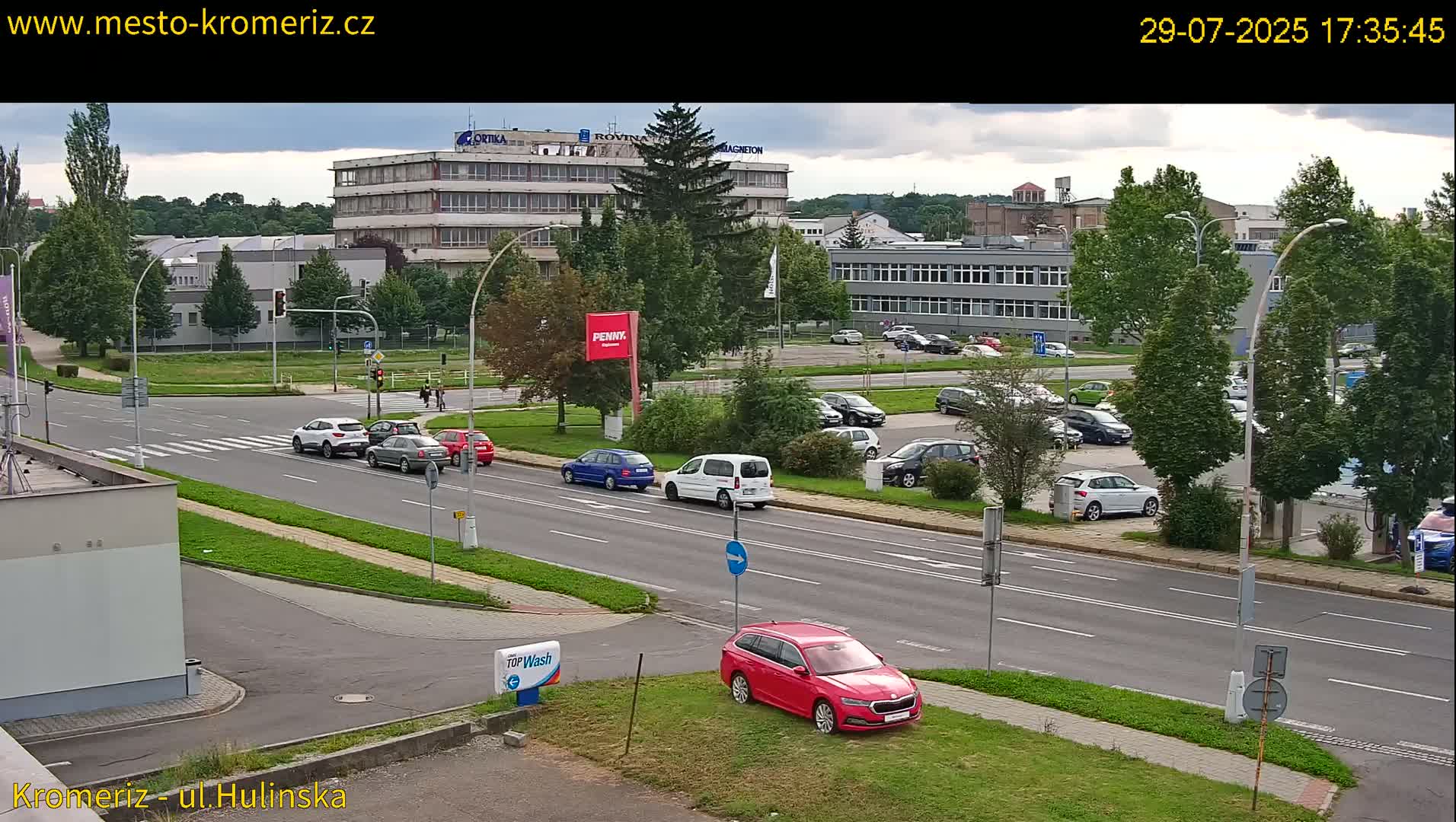 Kroměříž ,  Hulínská & Kaplanova & Čelakovského Intersection Live Cam -  Kromeriz, Zlin, Czechia