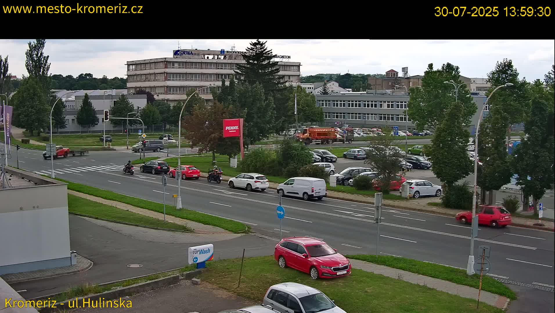 Kroměříž ,  Hulínská & Kaplanova & Čelakovského Intersection Live Cam -  Kromeriz, Zlin, Czechia