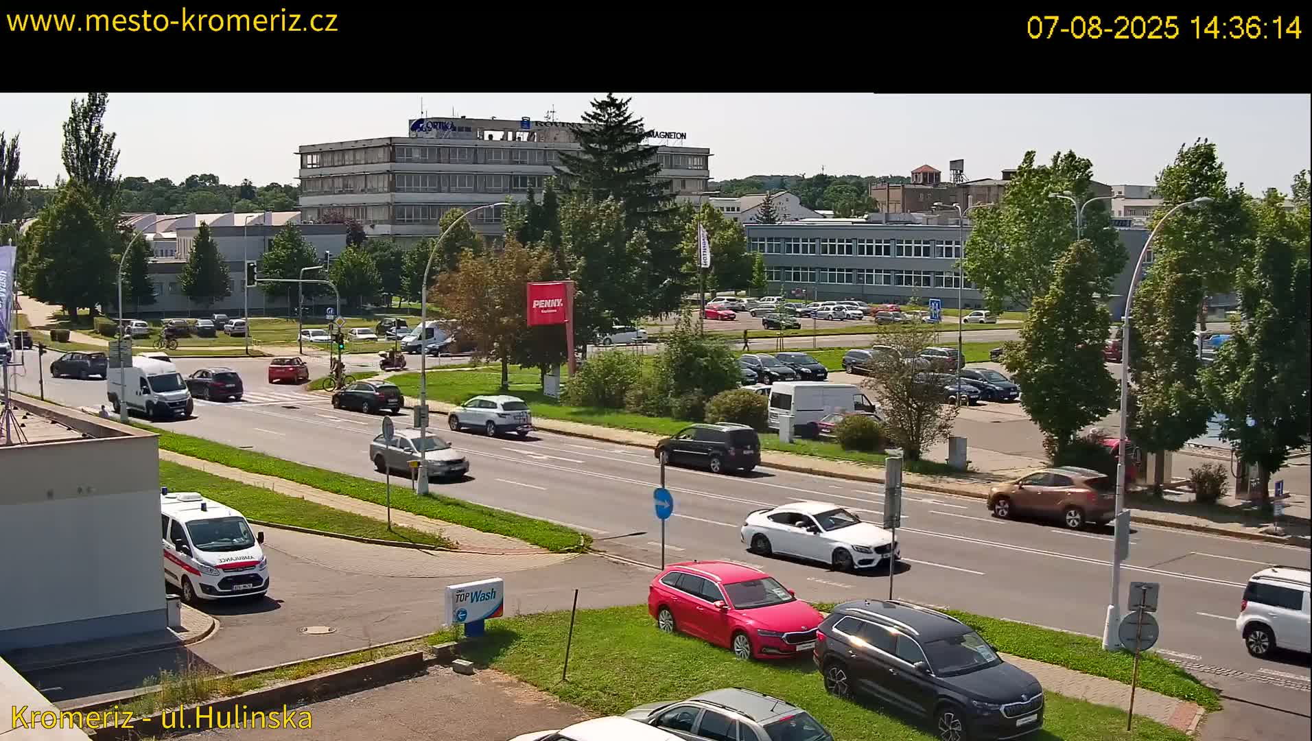 Kroměříž ,  Hulínská & Kaplanova & Čelakovského Intersection Live Cam -  Kromeriz, Zlin, Czechia