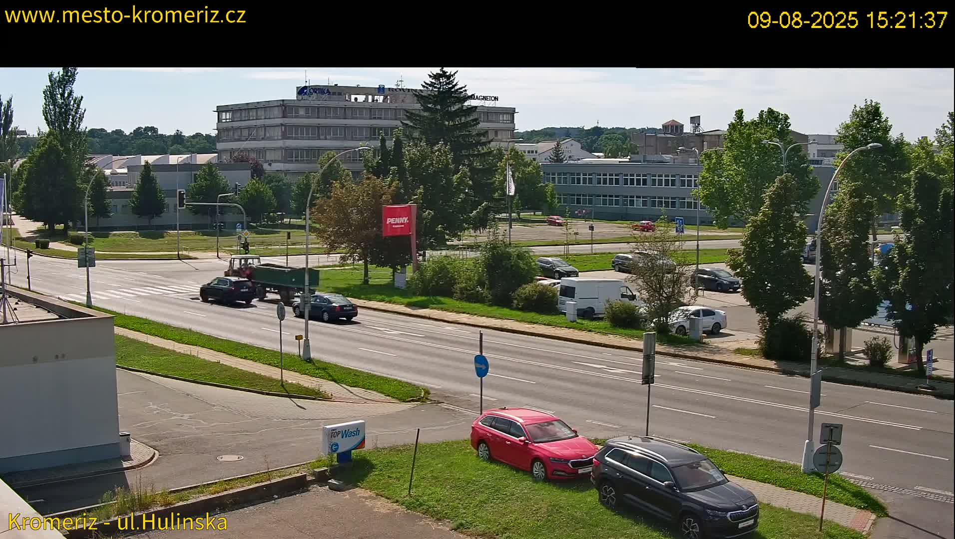 Kroměříž ,  Hulínská & Kaplanova & Čelakovského Intersection Live Cam -  Kromeriz, Zlin, Czechia