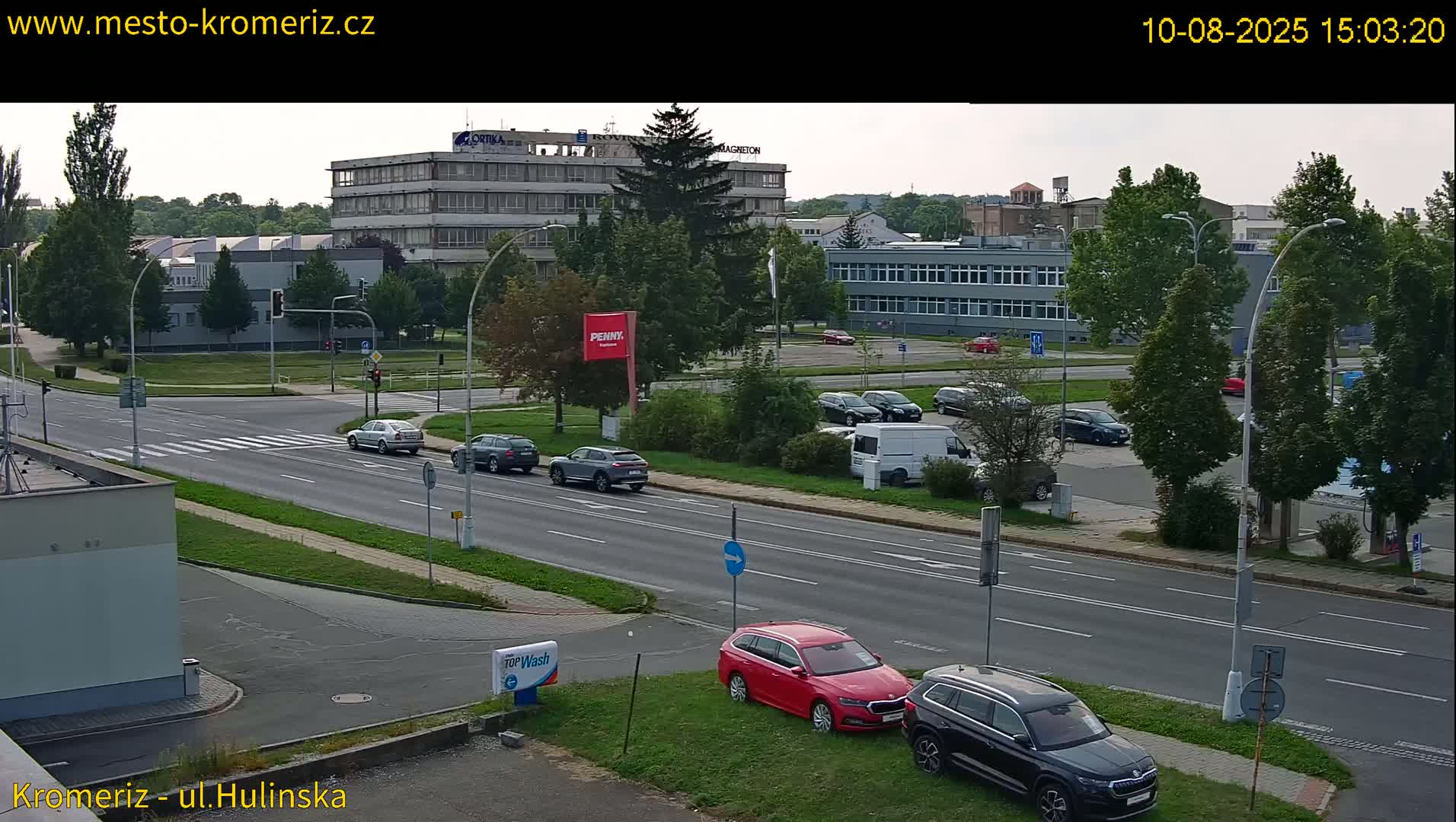 Kroměříž ,  Hulínská & Kaplanova & Čelakovského Intersection Live Cam -  Kromeriz, Zlin, Czechia