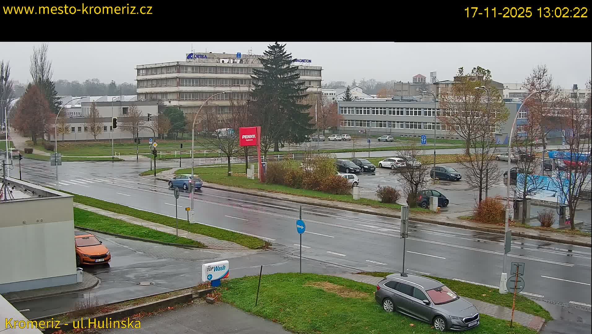 Kroměříž ,  Hulínská & Kaplanova & Čelakovského Intersection Live Cam -  Kromeriz, Zlin, Czechia