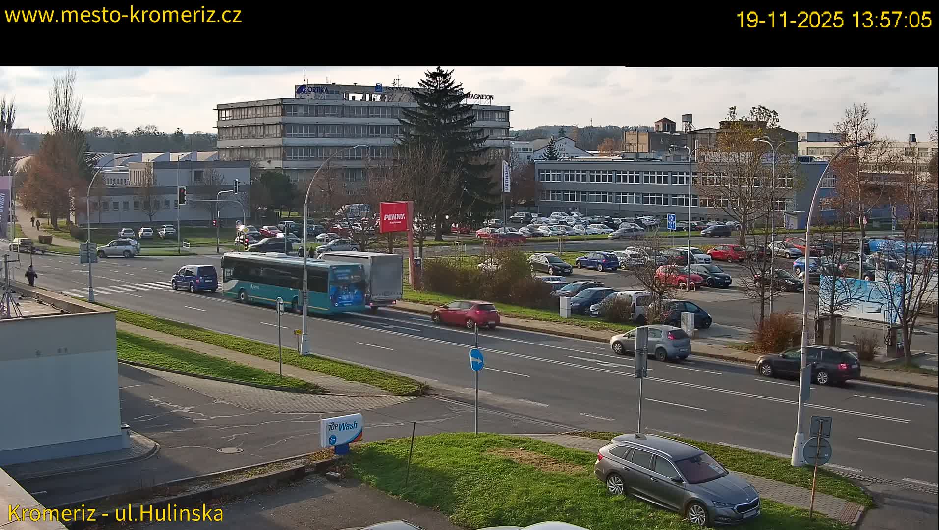 Kroměříž ,  Hulínská & Kaplanova & Čelakovského Intersection Live Cam -  Kromeriz, Zlin, Czechia