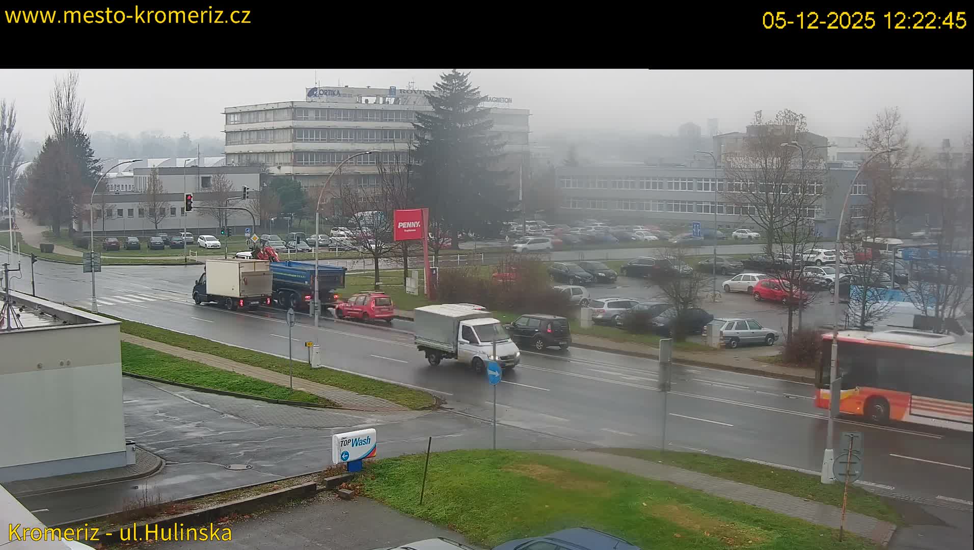 Kroměříž ,  Hulínská & Kaplanova & Čelakovského Intersection Live Cam -  Kromeriz, Zlin, Czechia