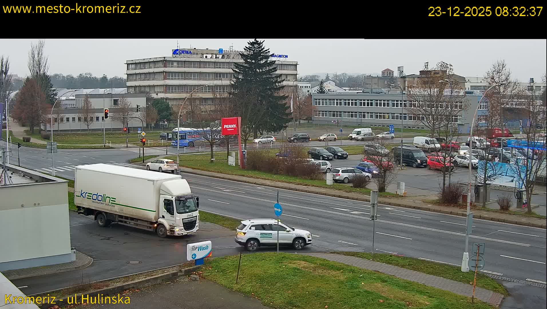 Kroměříž ,  Hulínská & Kaplanova & Čelakovského Intersection Live Cam -  Kromeriz, Zlin, Czechia