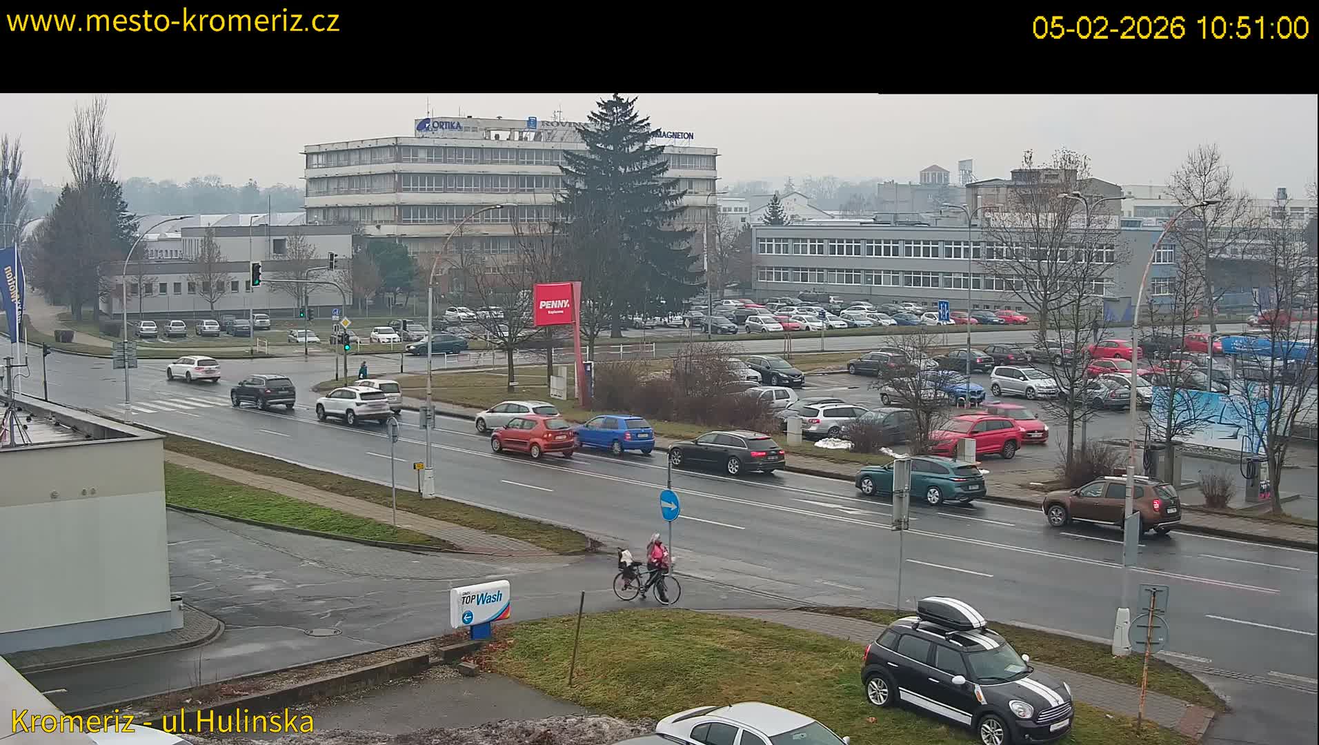 Kroměříž ,  Hulínská & Kaplanova & Čelakovského Intersection Live Cam -  Kromeriz, Zlin, Czechia