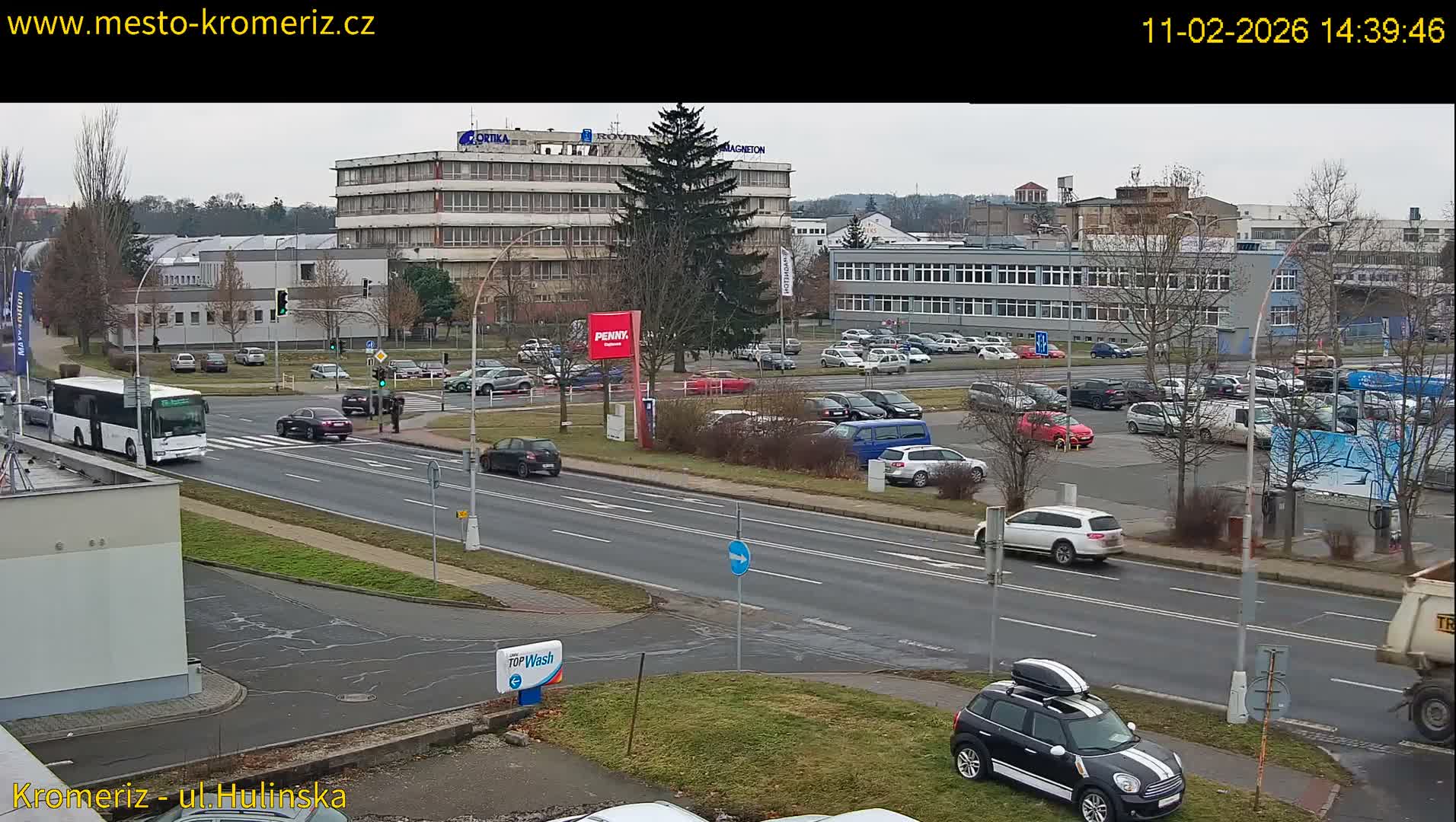 Kroměříž ,  Hulínská & Kaplanova & Čelakovského Intersection Live Cam -  Kromeriz, Zlin, Czechia