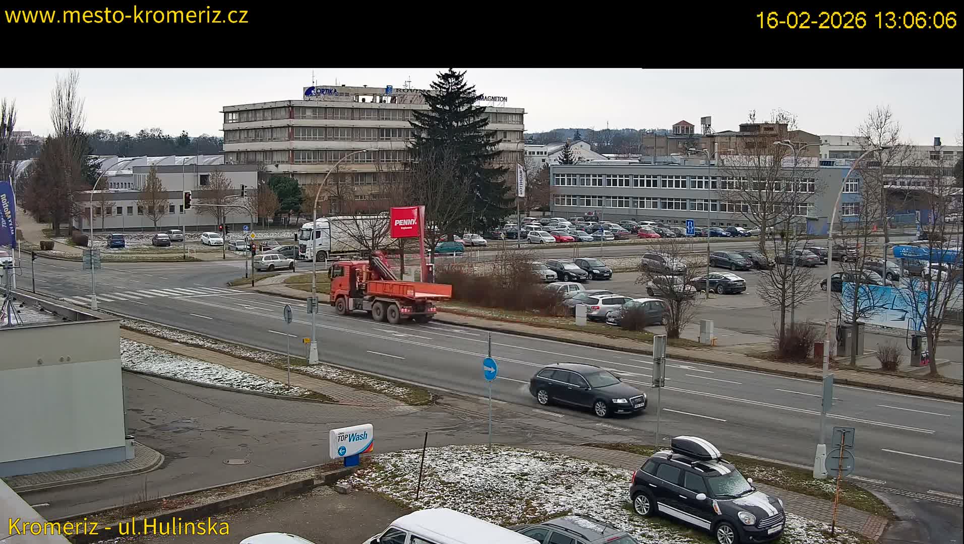 Kroměříž ,  Hulínská & Kaplanova & Čelakovského Intersection Live Cam -  Kromeriz, Zlin, Czechia