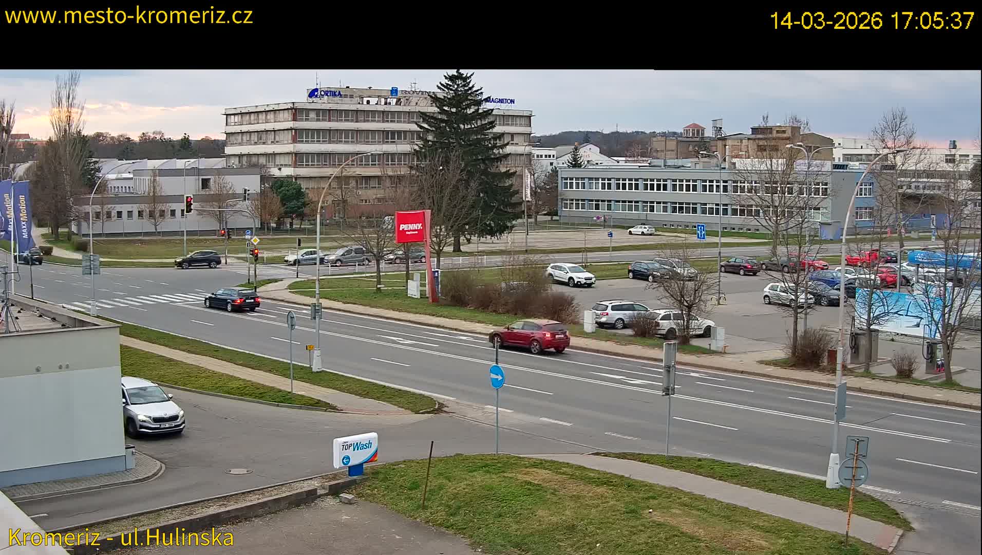 Kroměříž ,  Hulínská & Kaplanova & Čelakovského Intersection Live Cam -  Kromeriz, Zlin, Czechia