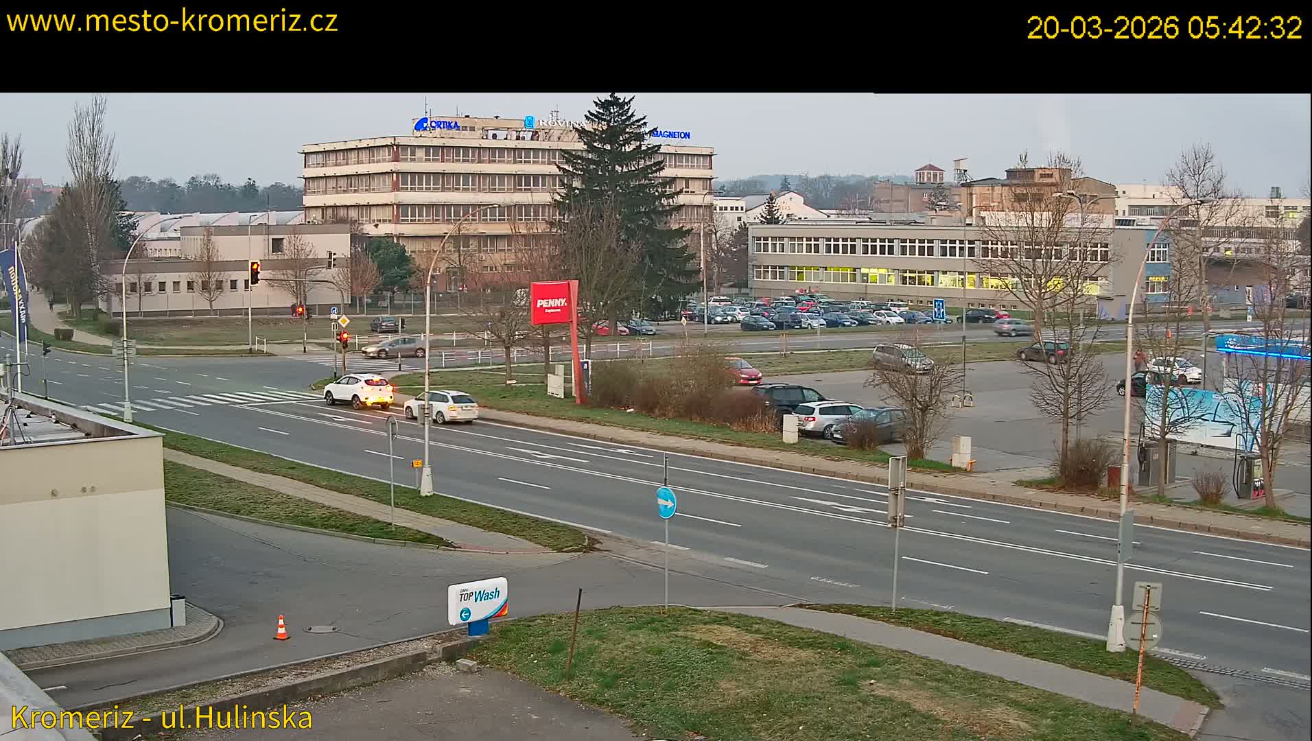 Kroměříž ,  Hulínská & Kaplanova & Čelakovského Intersection Live Cam -  Kromeriz, Zlin, Czechia