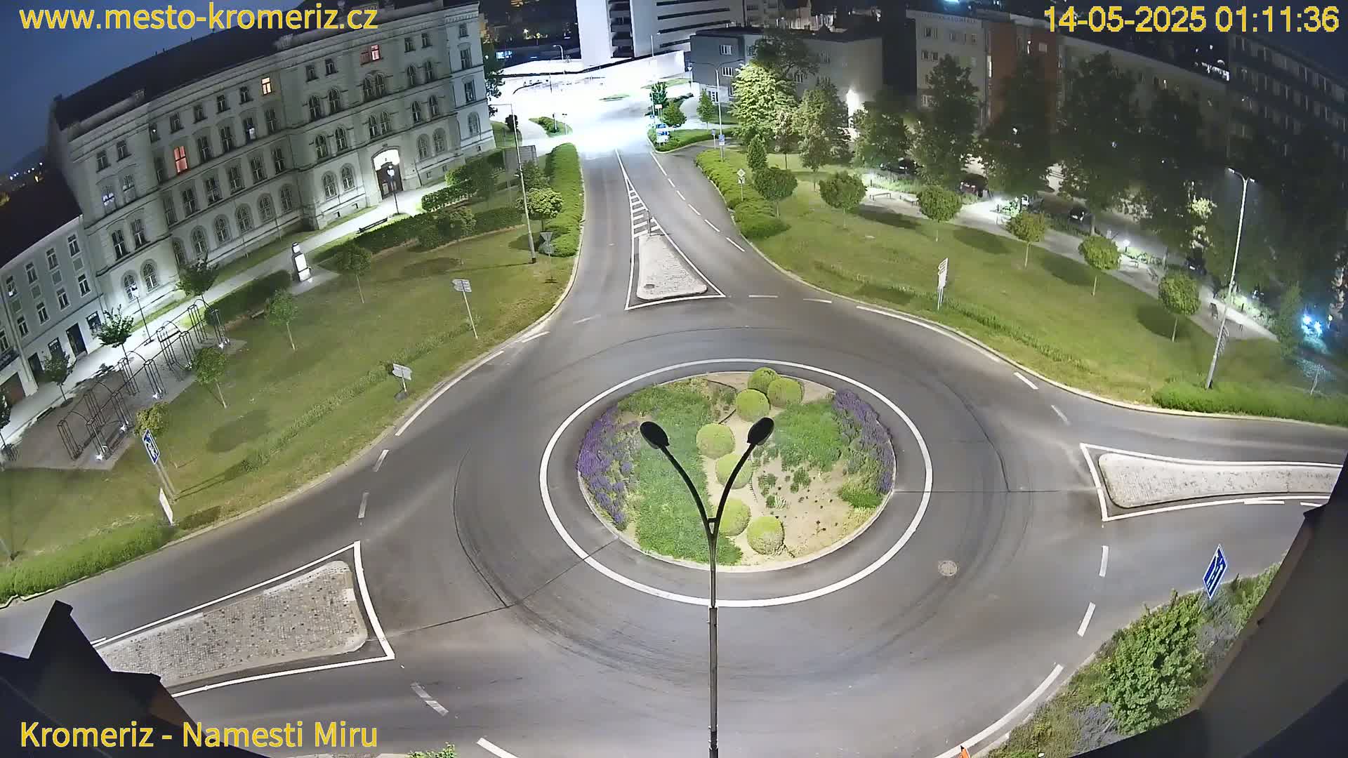 Kroměříž  , Náměstí Míru (Peace Square) Junction Live Cam - Kromeriz, Zlin, Czechia