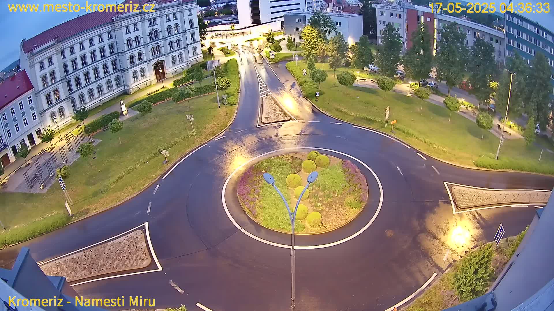 Kroměříž  , Náměstí Míru (Peace Square) Junction Live Cam - Kromeriz, Zlin, Czechia