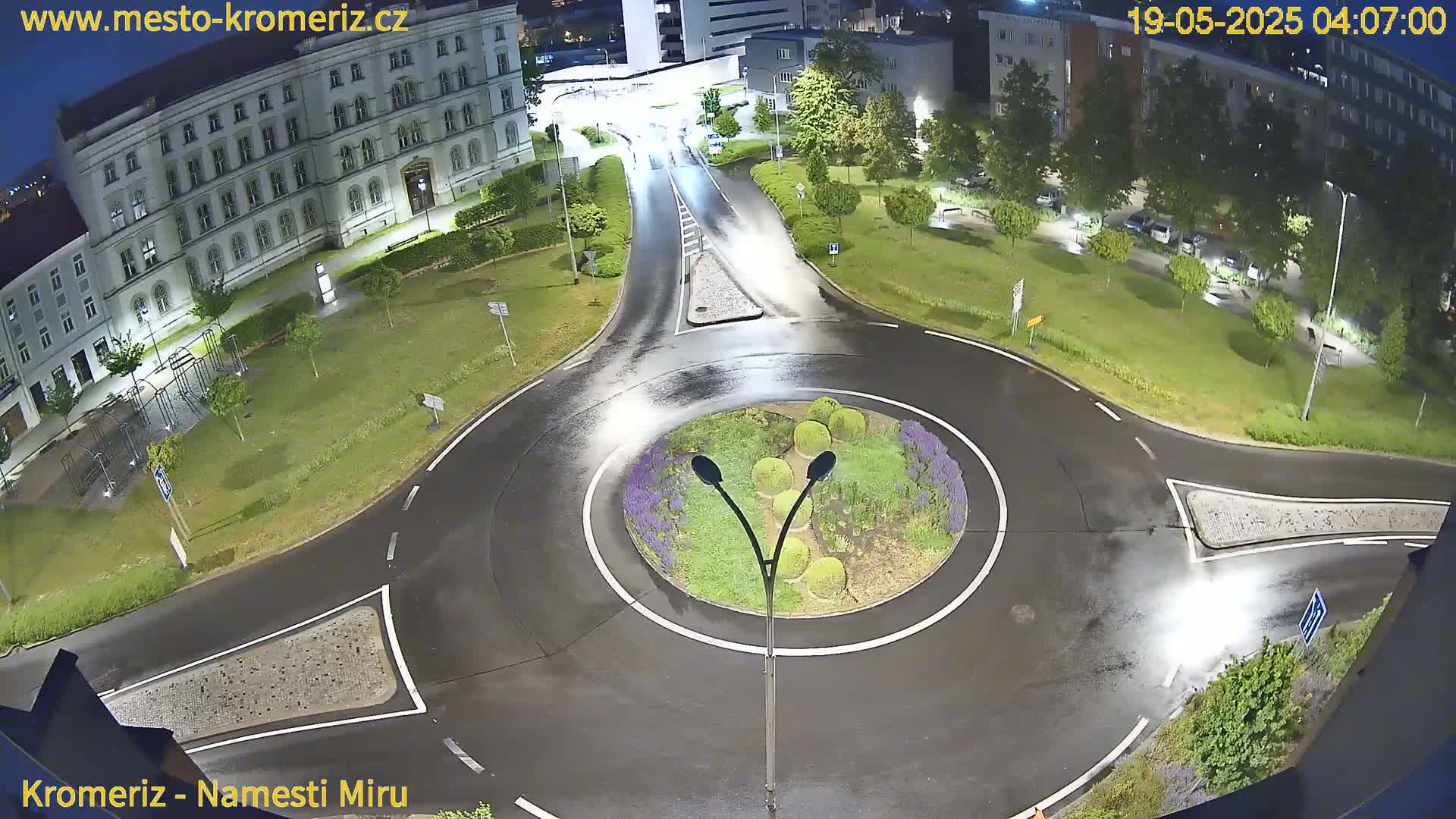 Kroměříž  , Náměstí Míru (Peace Square) Junction Live Cam - Kromeriz, Zlin, Czechia