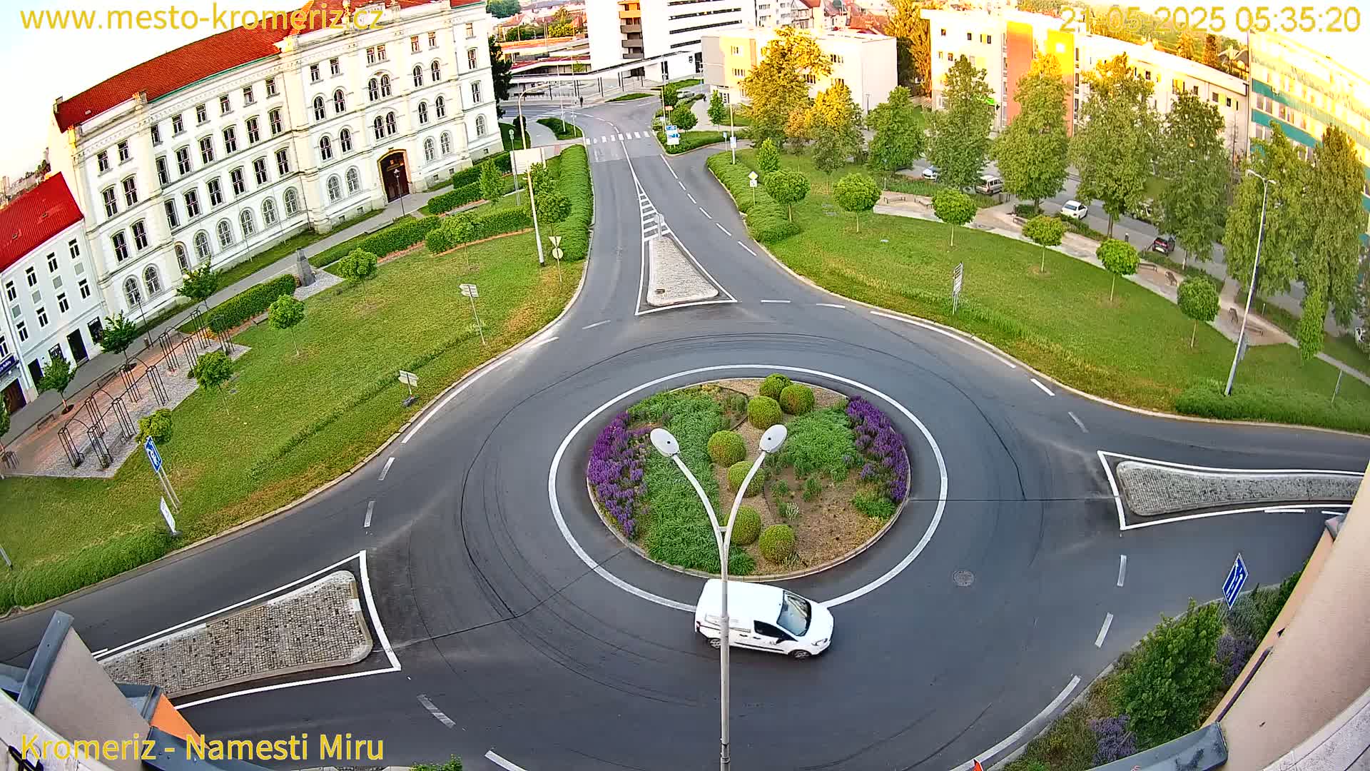 Kroměříž  , Náměstí Míru (Peace Square) Junction Live Cam - Kromeriz, Zlin, Czechia