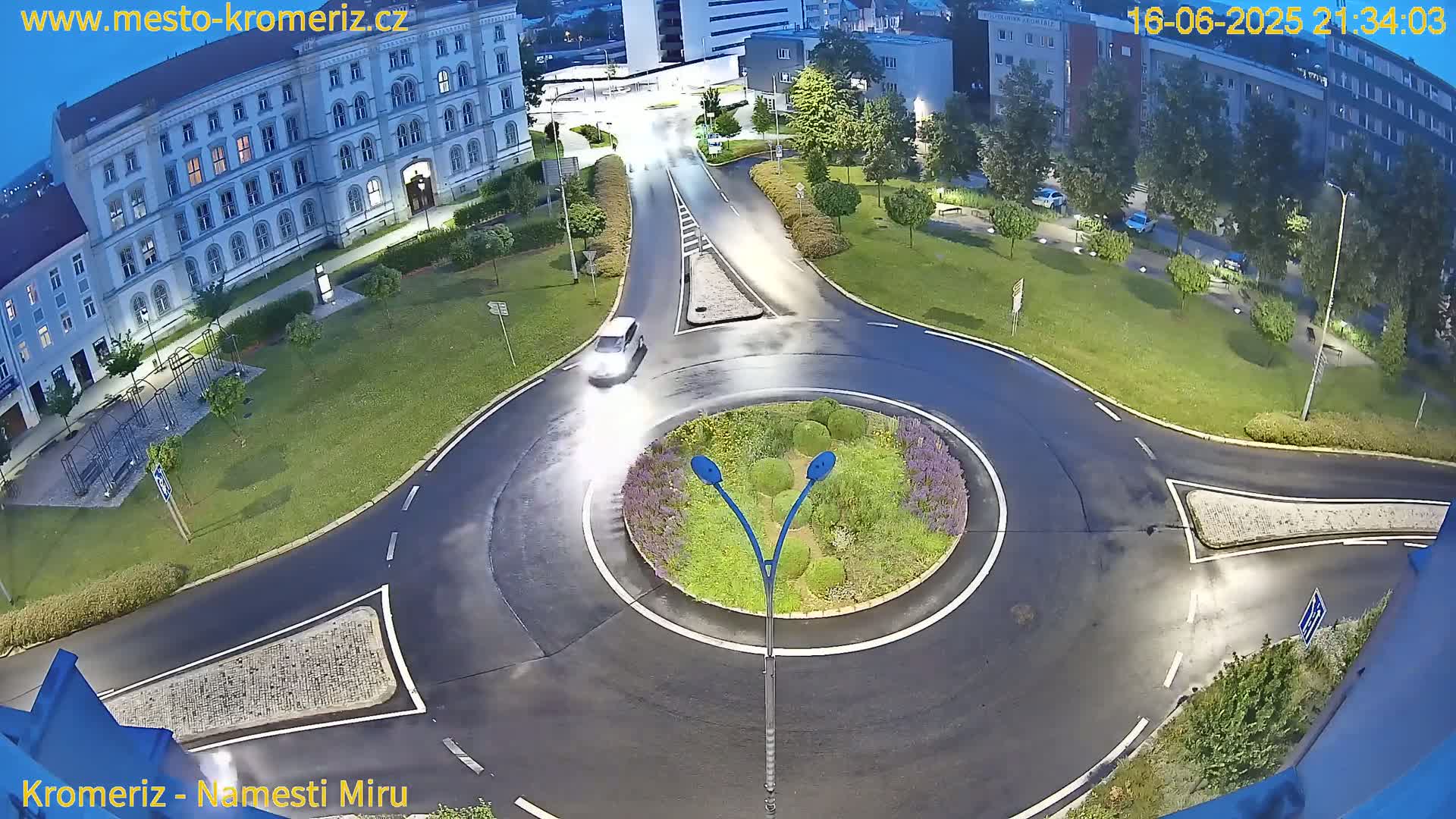 Kroměříž  , Náměstí Míru (Peace Square) Junction Live Cam - Kromeriz, Zlin, Czechia